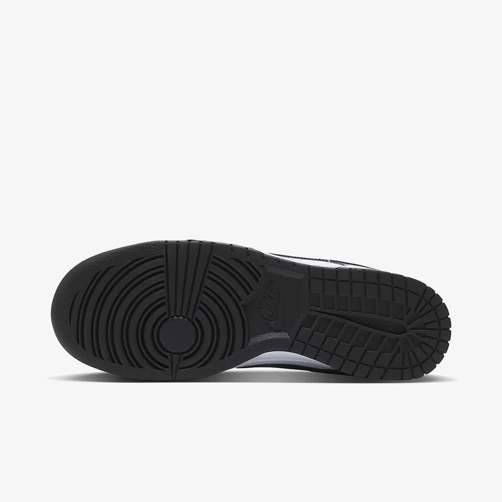 Dunk Low SE 'Panda'