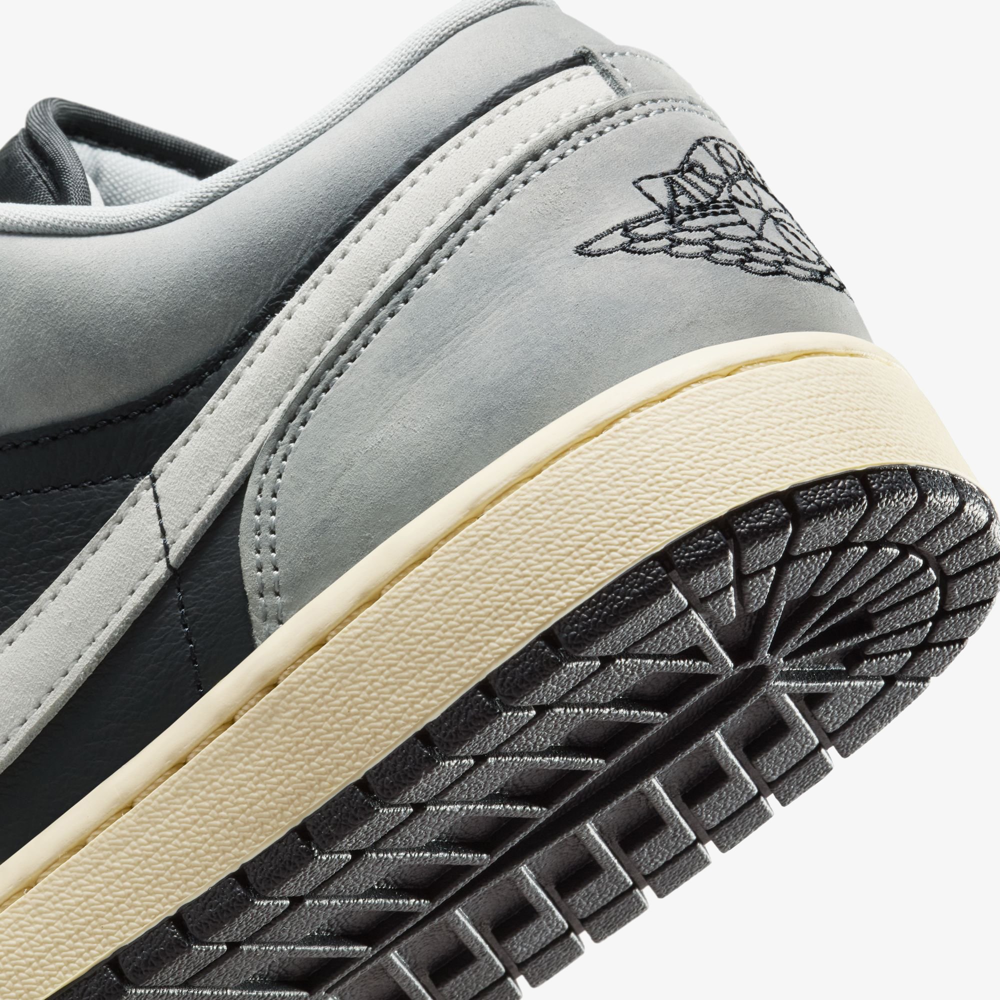 Air Jordan 1 Low SE 'Light Smoke Grey'