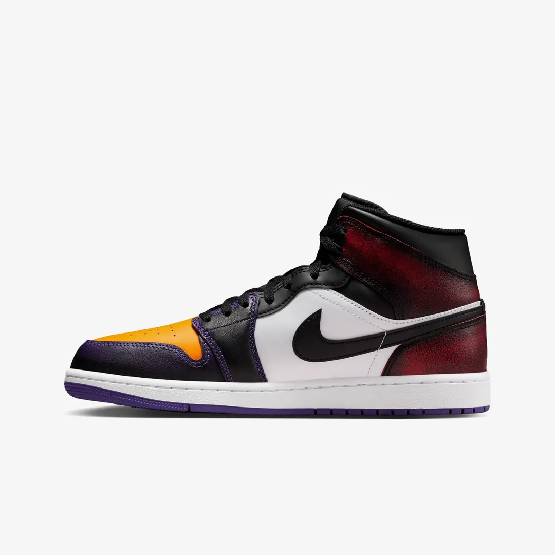 靴 Nike Air Jordan 1 CHICAGO iq9383-611-b.webp