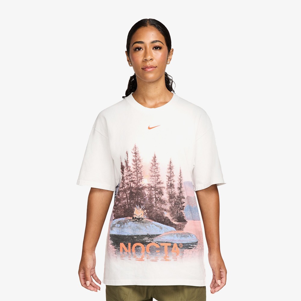 Nike t shirt women's white best sale