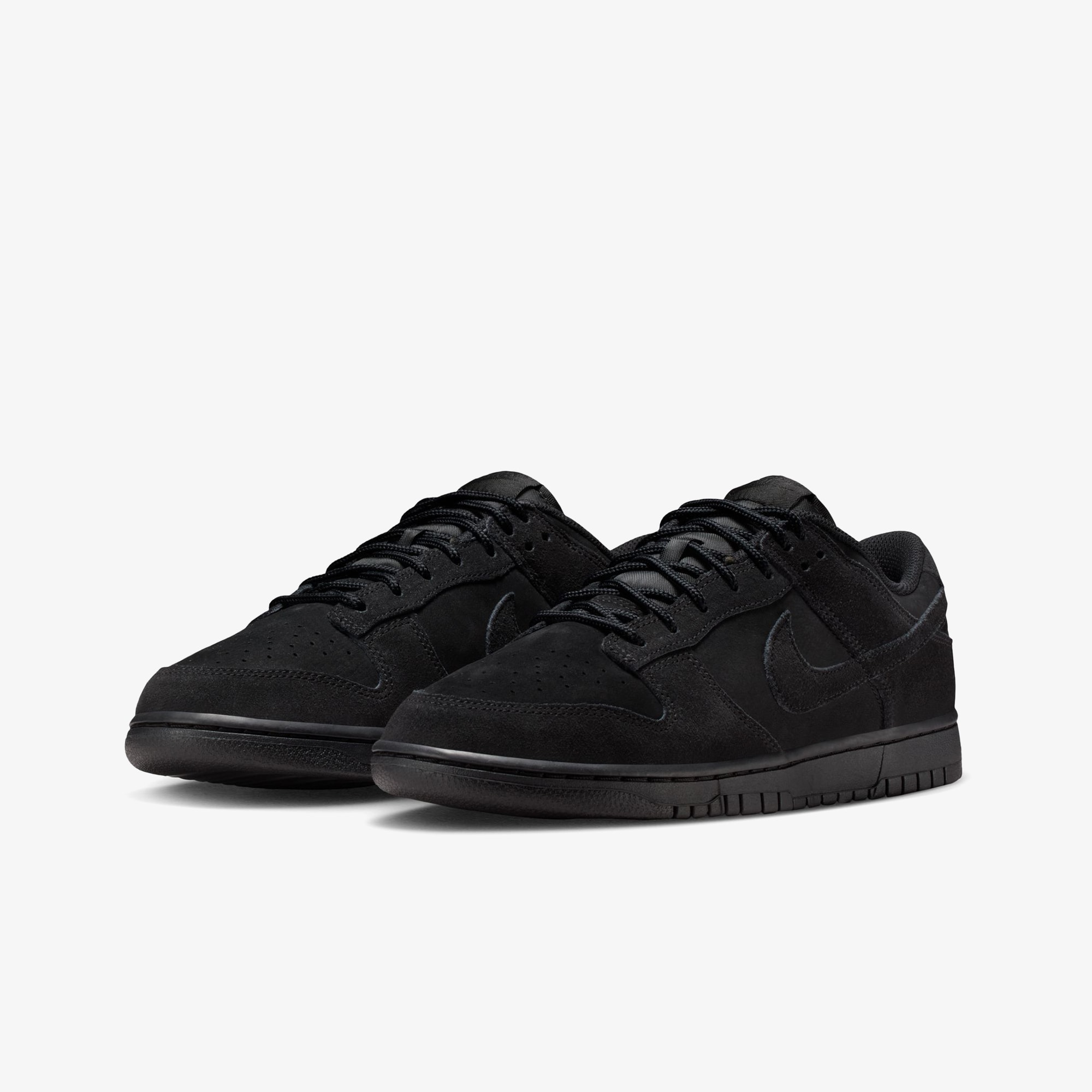 Dunk Low Retro SE 'Triple Black'