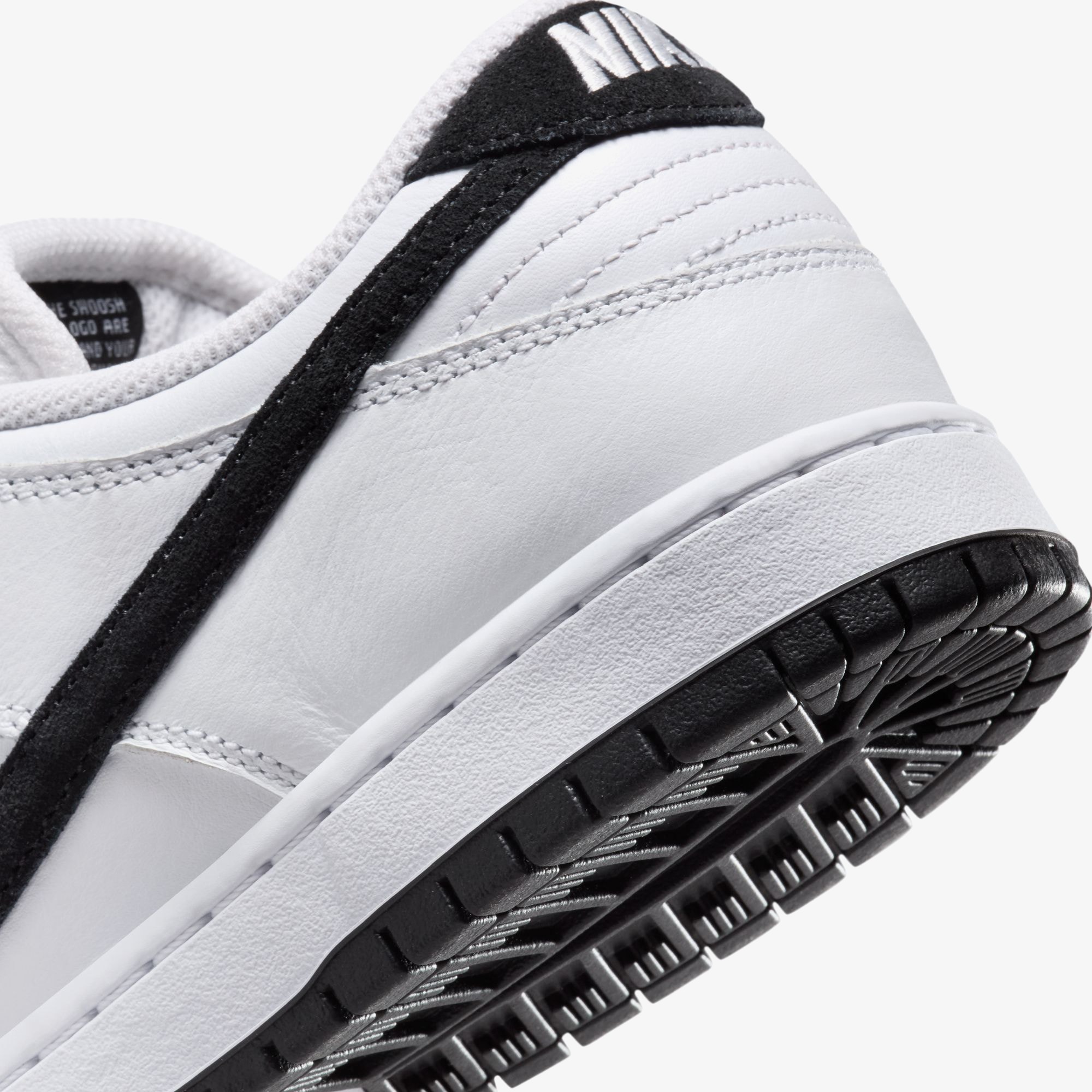 SB Dunk Low Pro 'White Black'