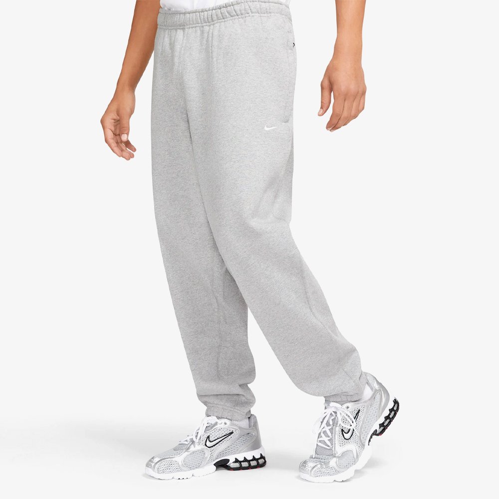 nikelab solo swoosh tee