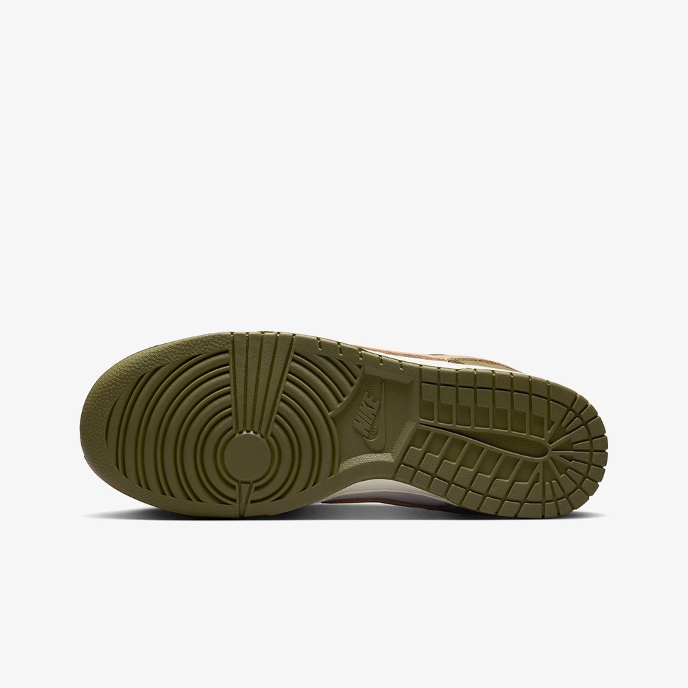 Dunk Low Retro Prm 'Medium Olive'