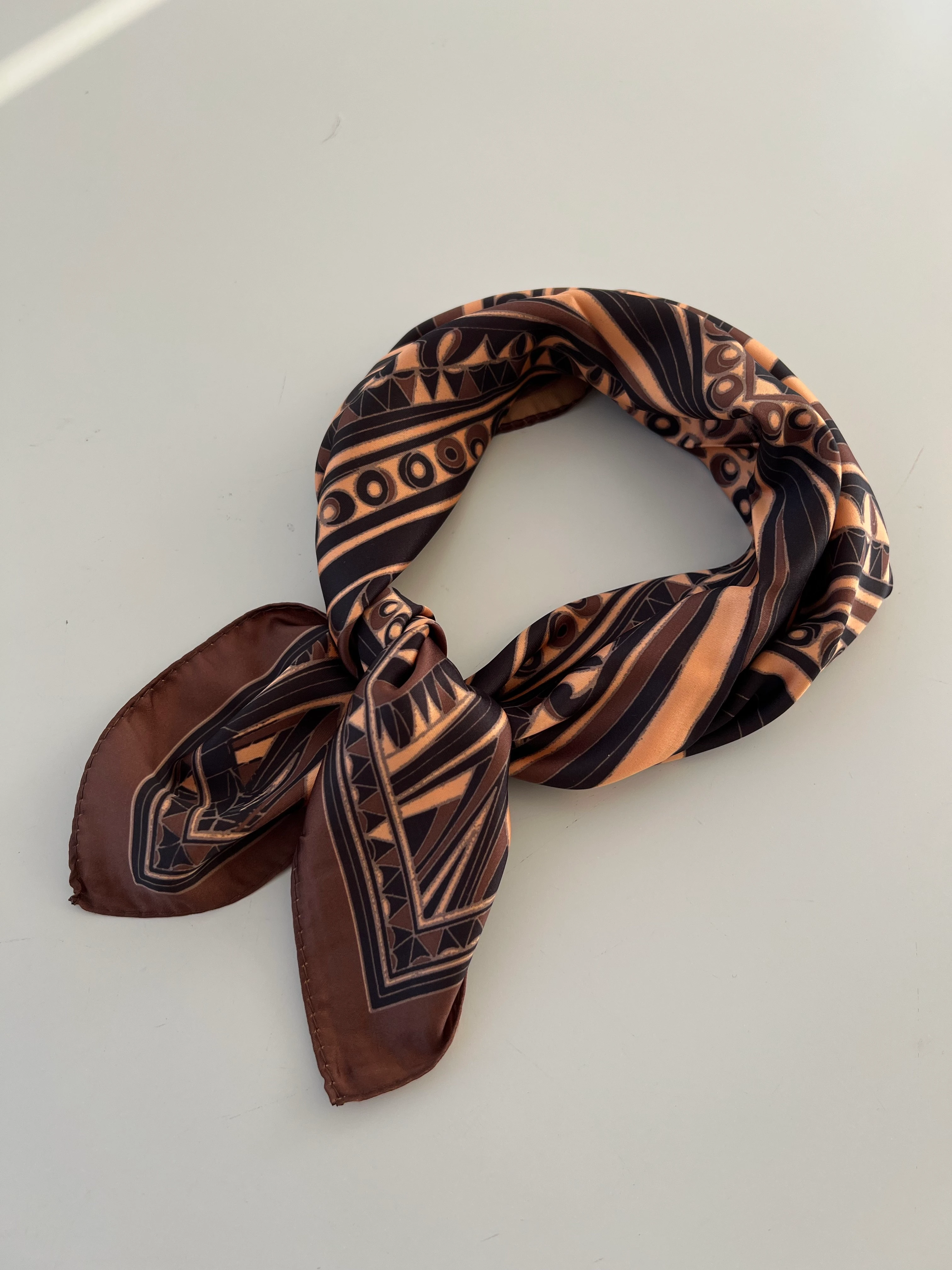 Desenli Koyu Kahve Bej Fular Bandana 50x50cm 