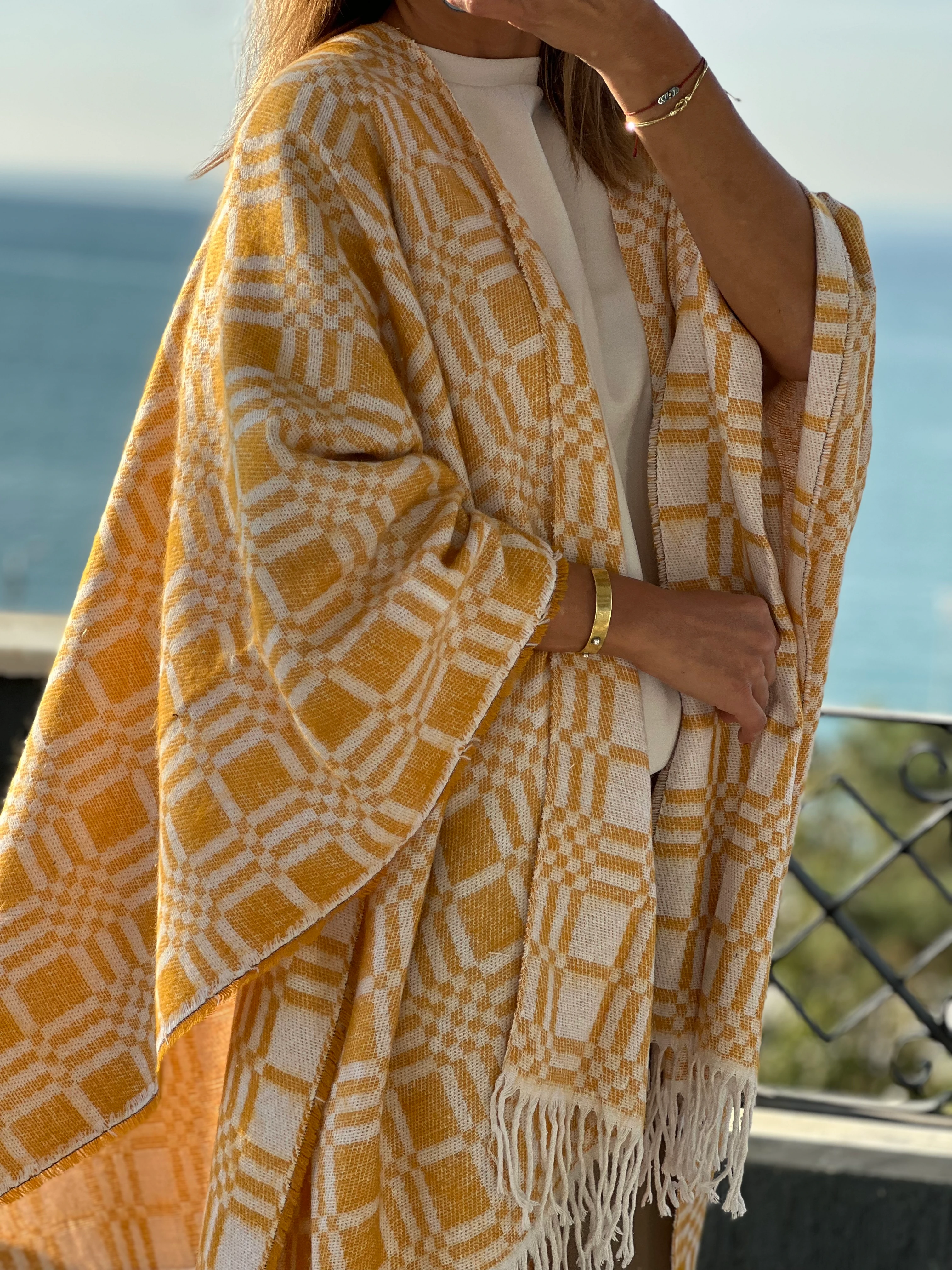 Whoknows Desenli Triko Çift Taraflı Panço Şal