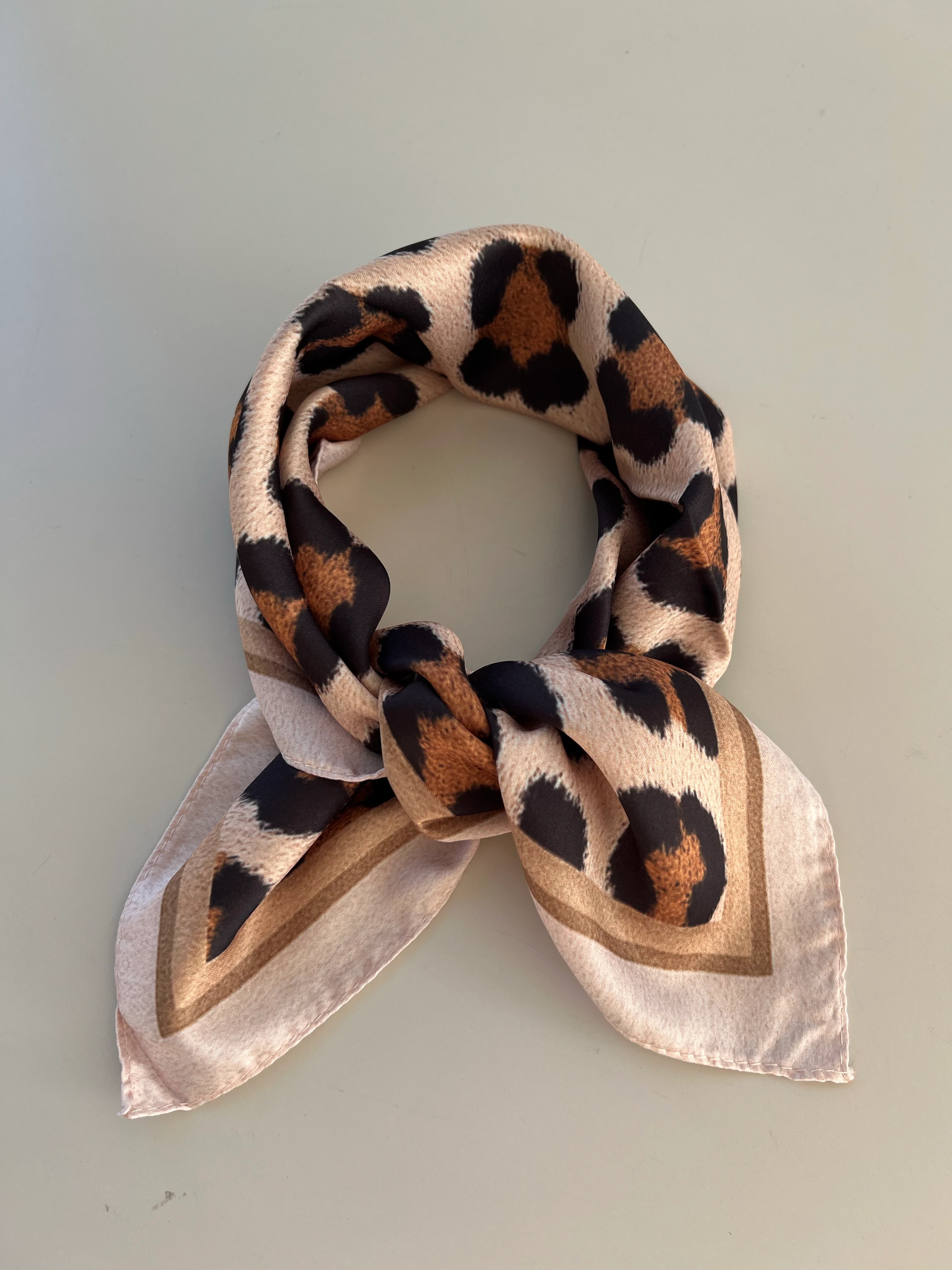 Leopar Desen Kahve Bej Fular Bandana 50x50cm