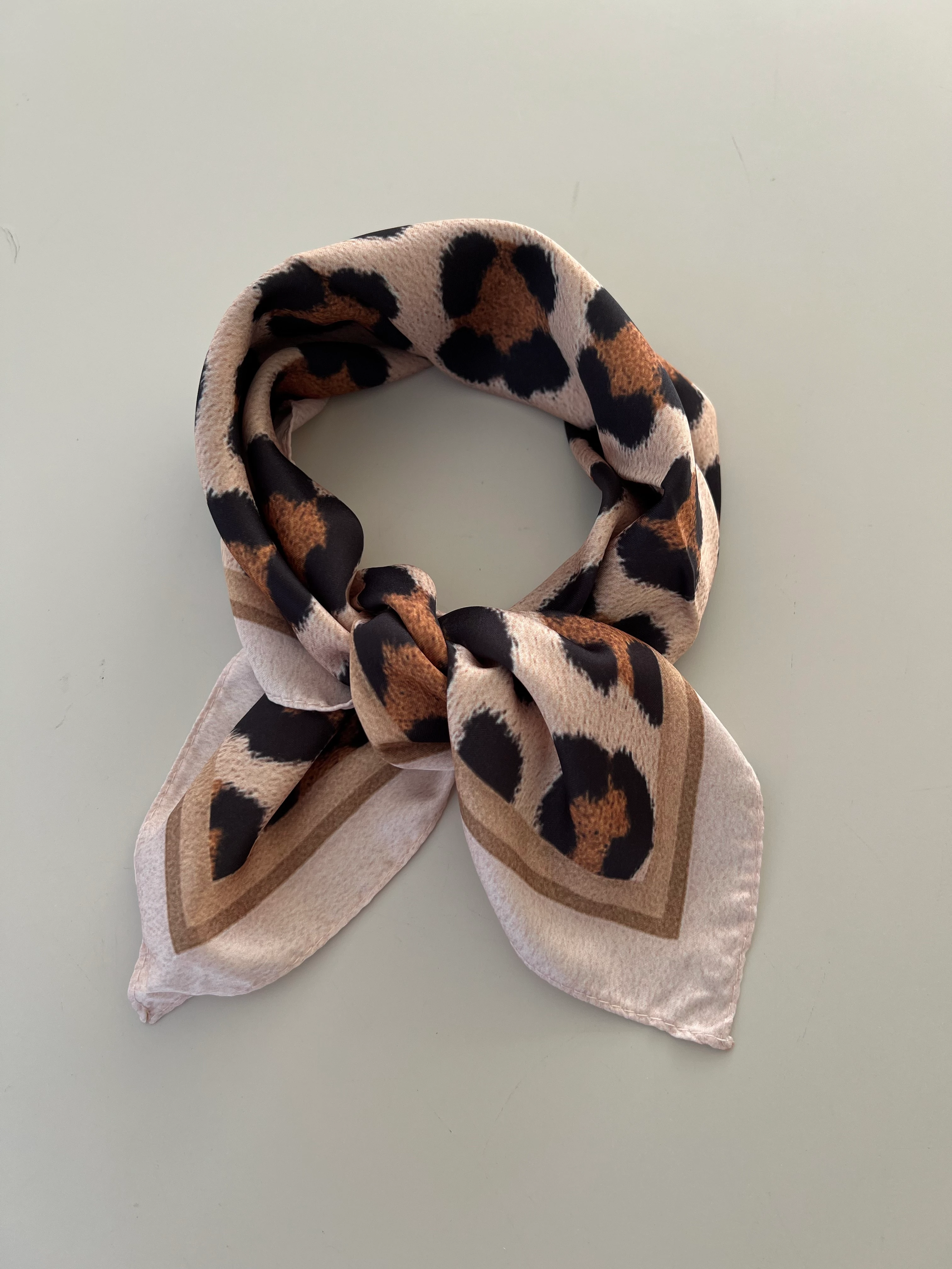 Leopar Desen Kahve Bej Fular Bandana 50x50cm