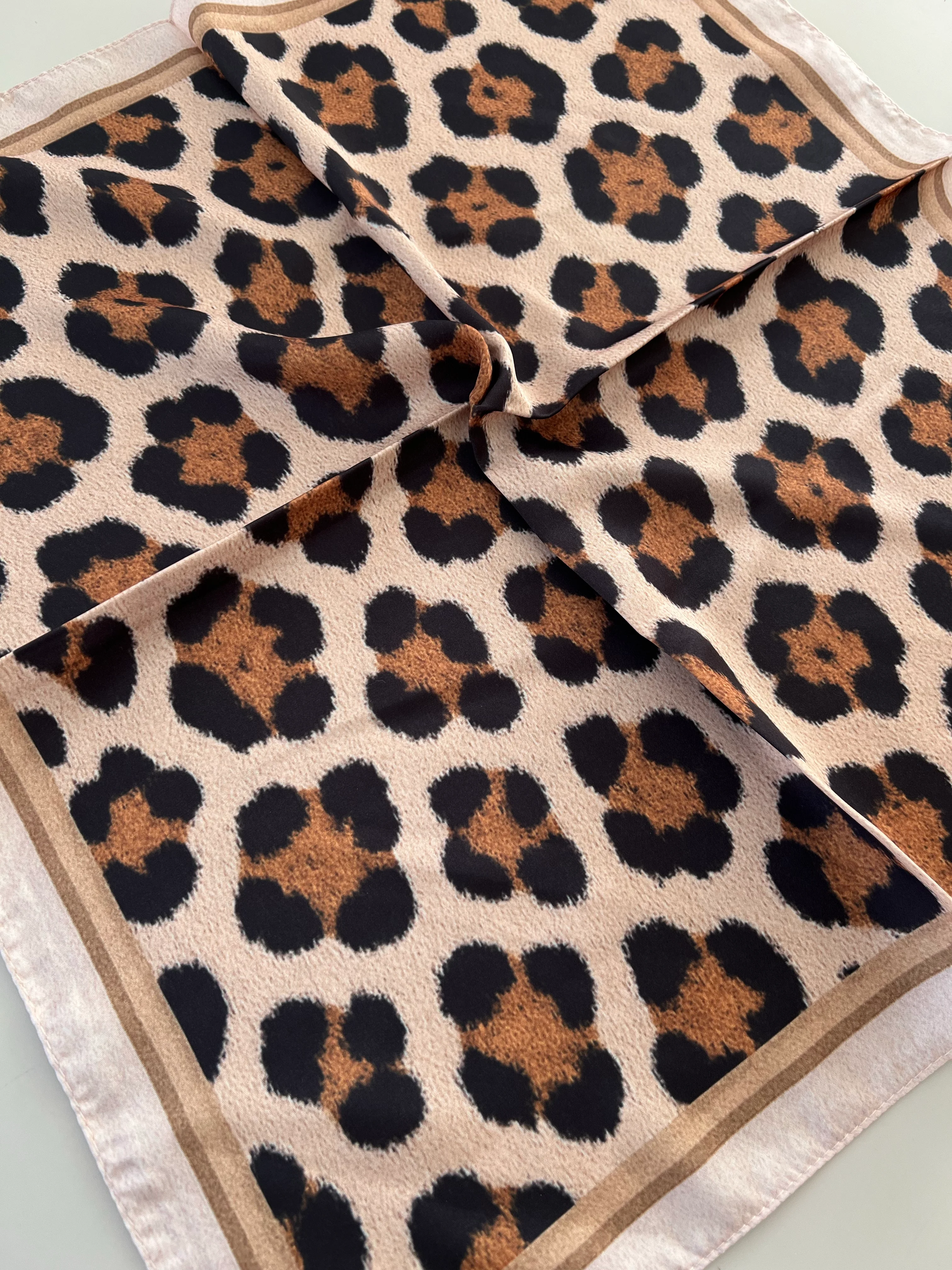 Leopar Desen Kahve Bej Fular Bandana 50x50cm