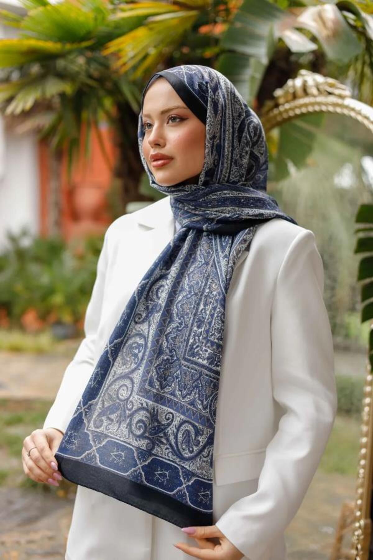 Retro Desenli Pamuk Şal Kadın Lacivert Siyah ps5