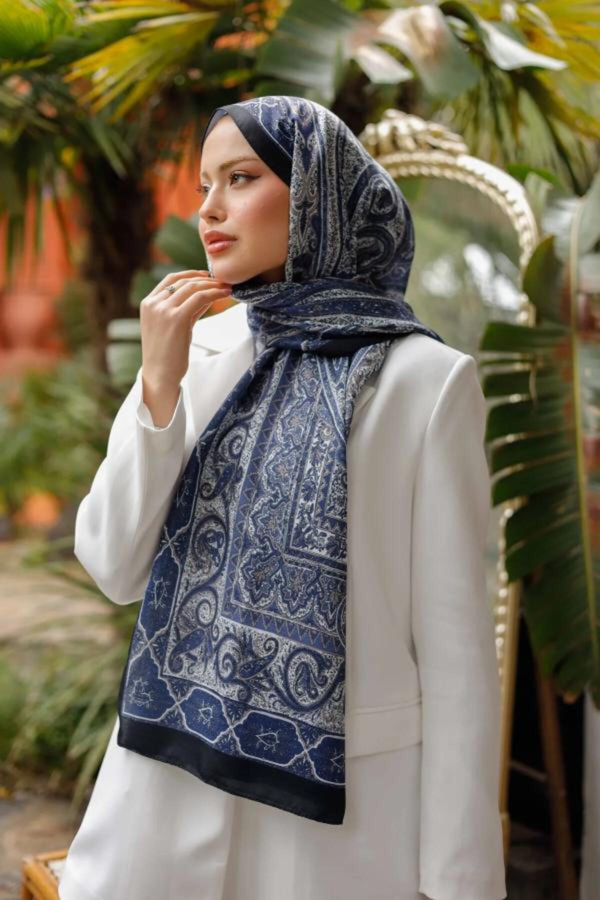 Retro Desenli Pamuk Şal Kadın Lacivert Siyah ps5