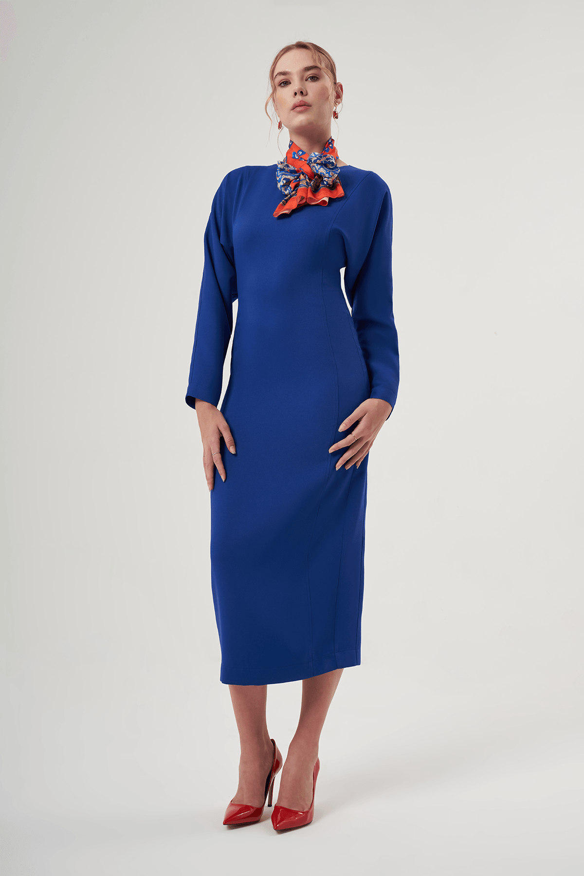 Uzun Kollu Fularlı Elbise 2039