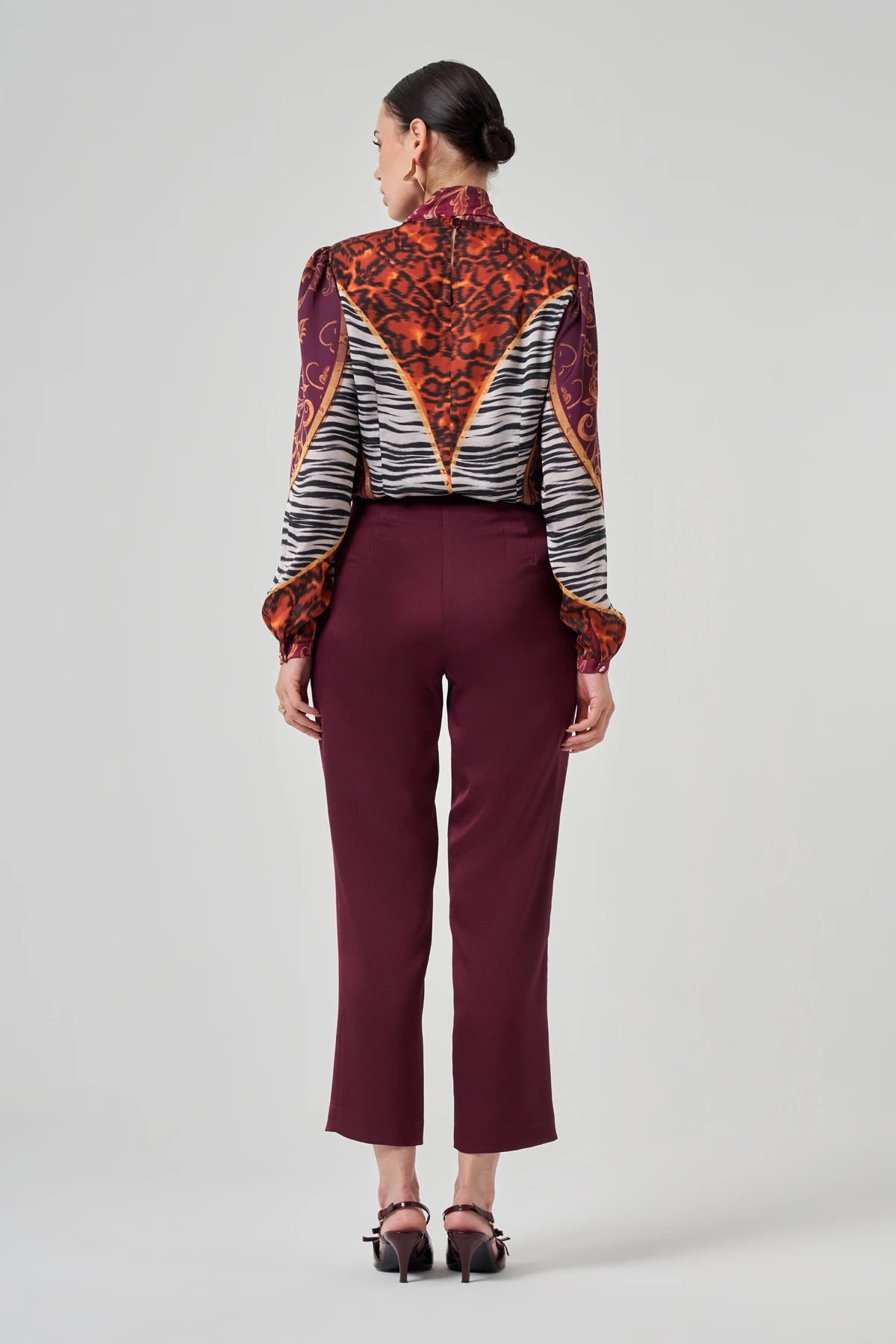 Desenli Fularlı Bluz 3204