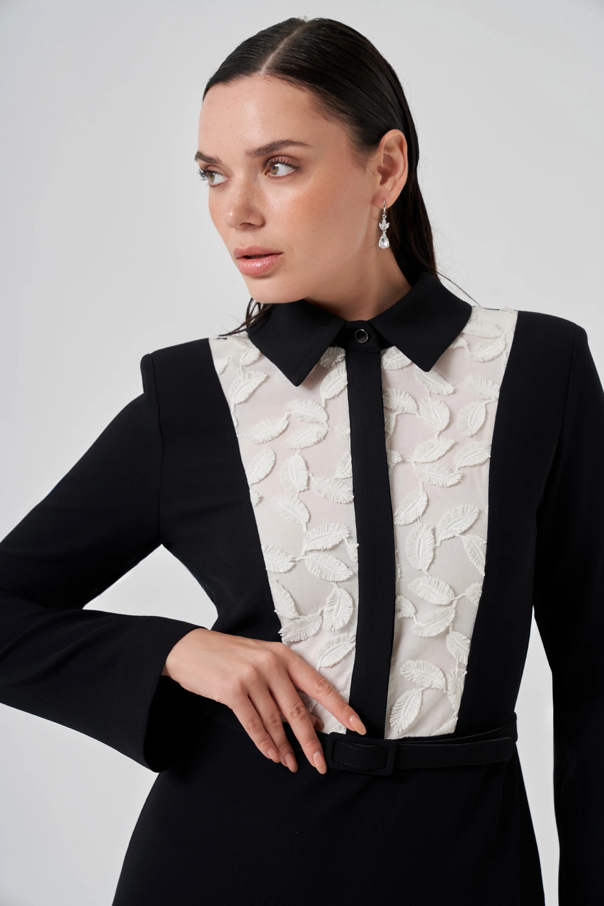 Brode İşlemeli Kemerli Elbise 2232