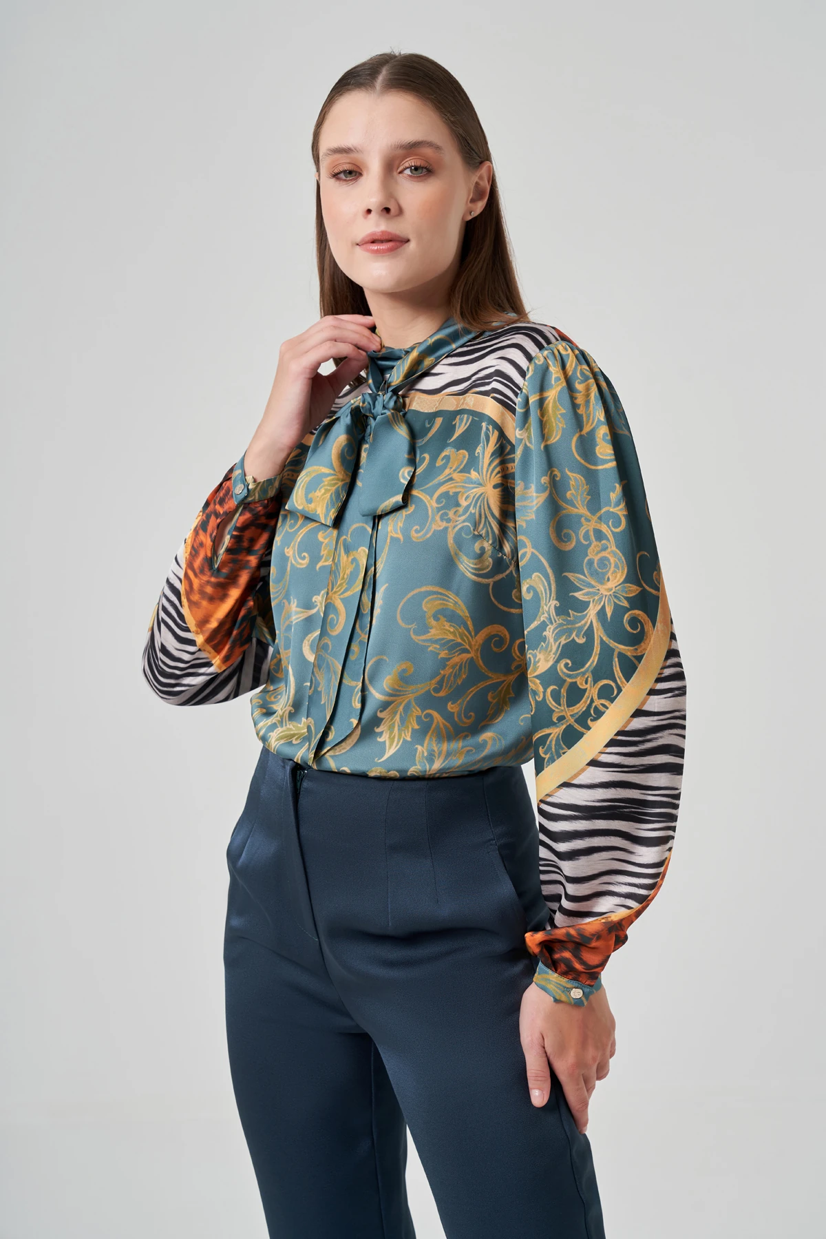 Desenli Fularlı Bluz 3204 - HAKI