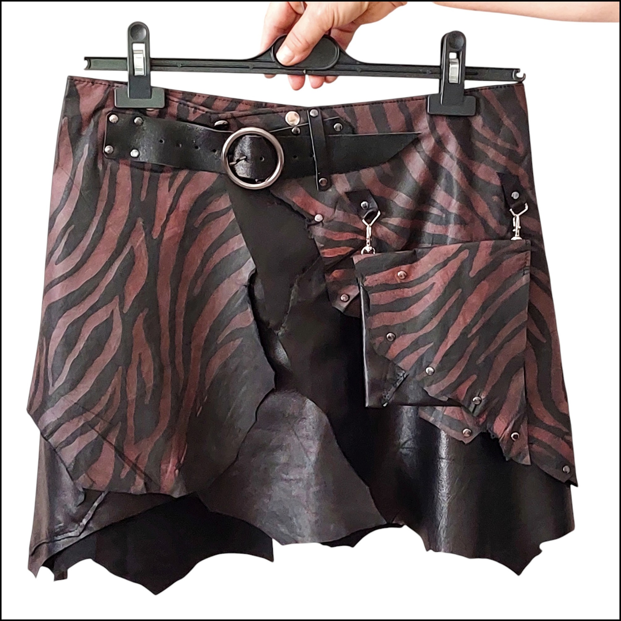Siyah Zebra Desen Deri Etek