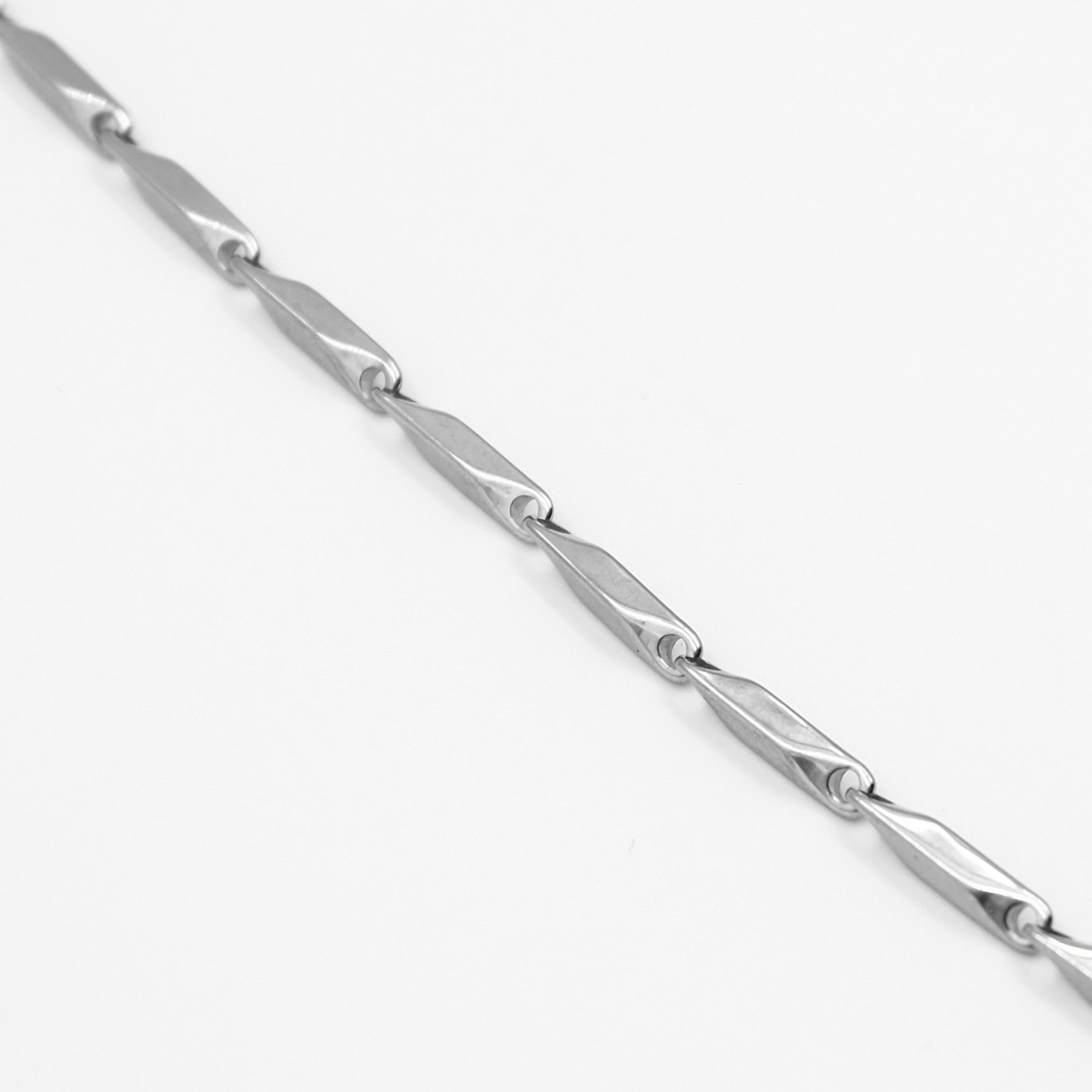 N1 SPIKE STEEL