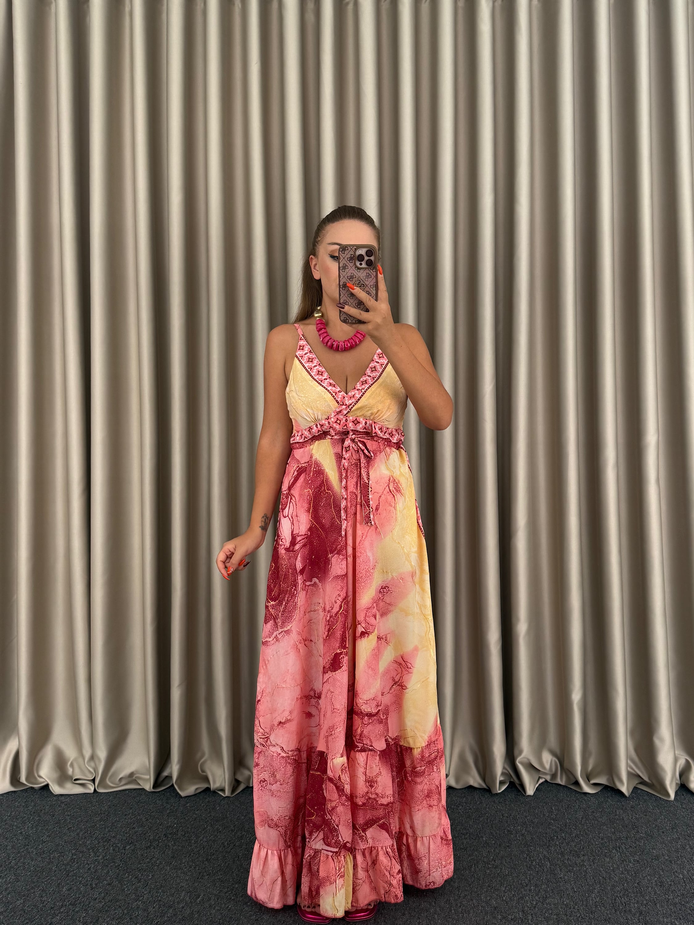 Pembe Desenli İpek Saten Elbise