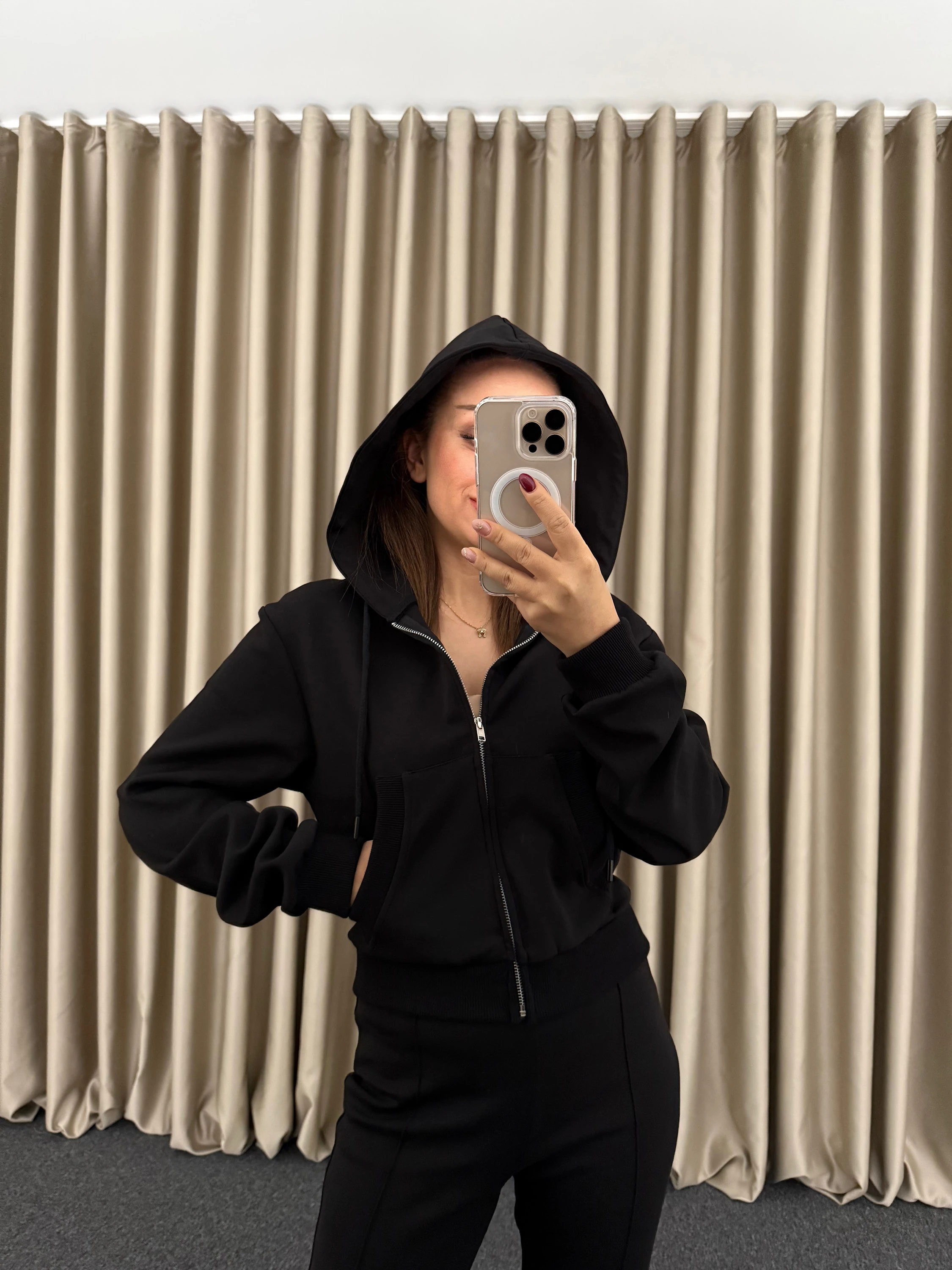 Siyah Kapşonlu Eşofman Takımı