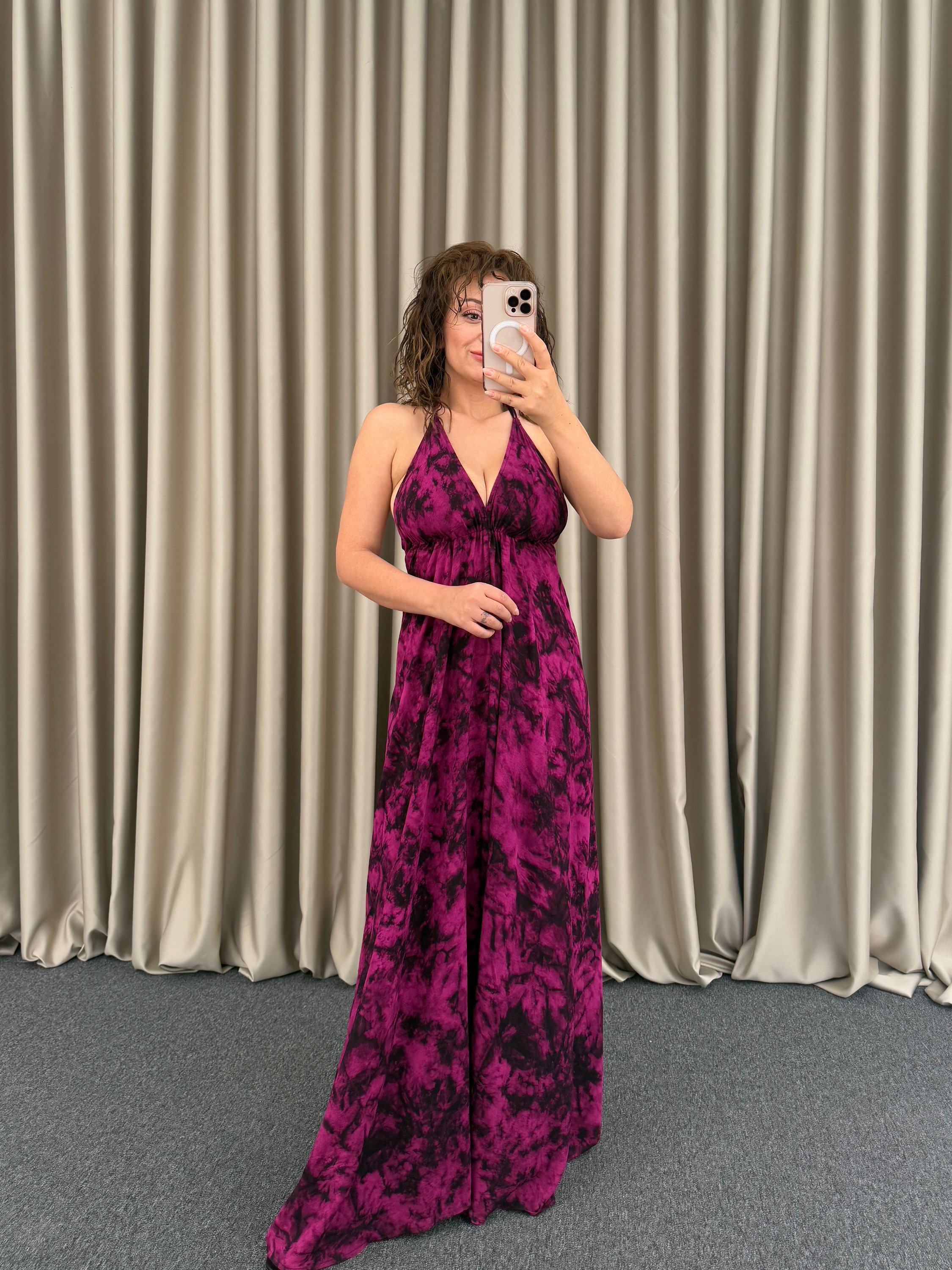 Pembe Batik Sırt Dekolteli Elbise