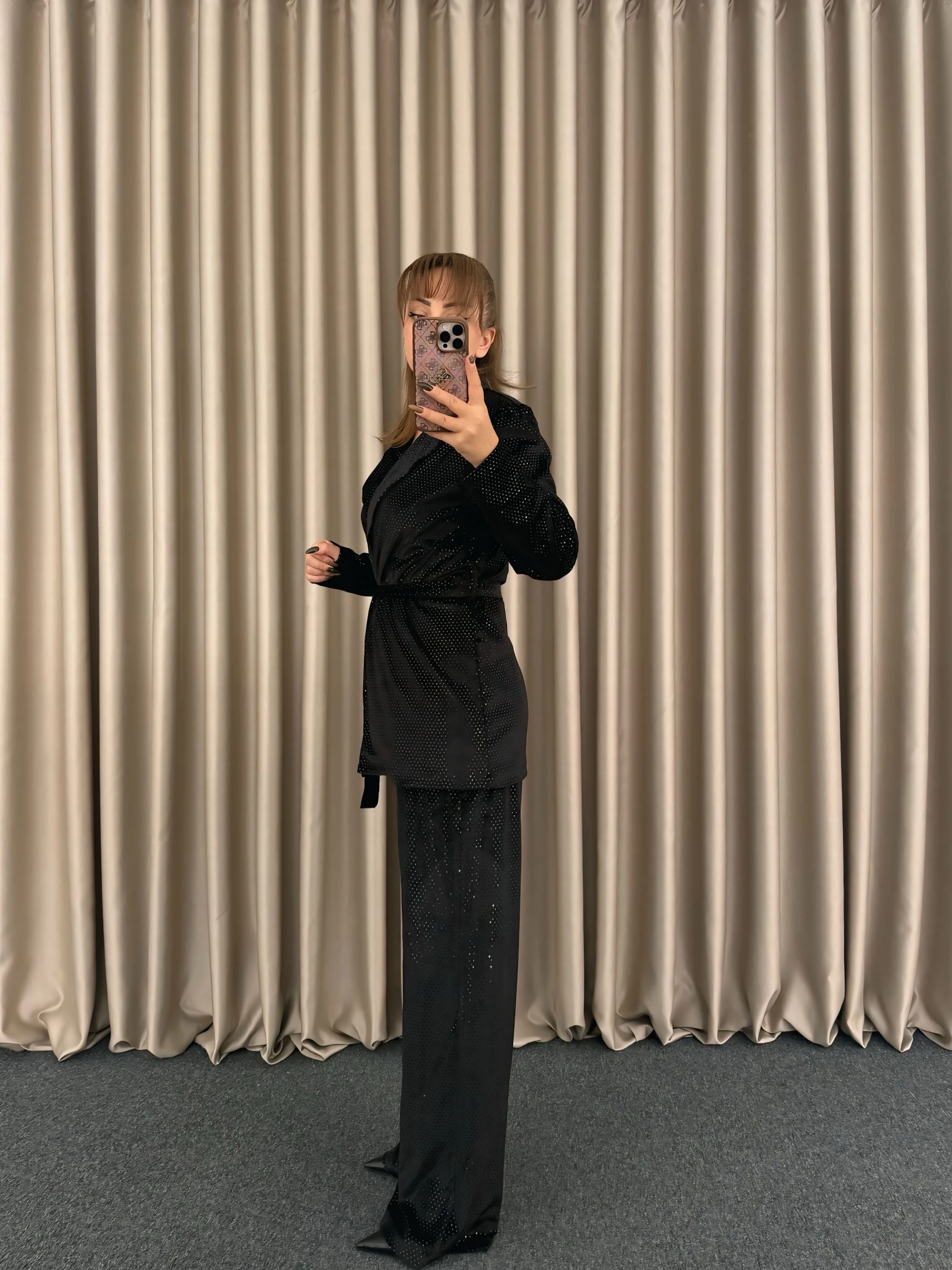 Işıltılı Siyah Takım Elbise