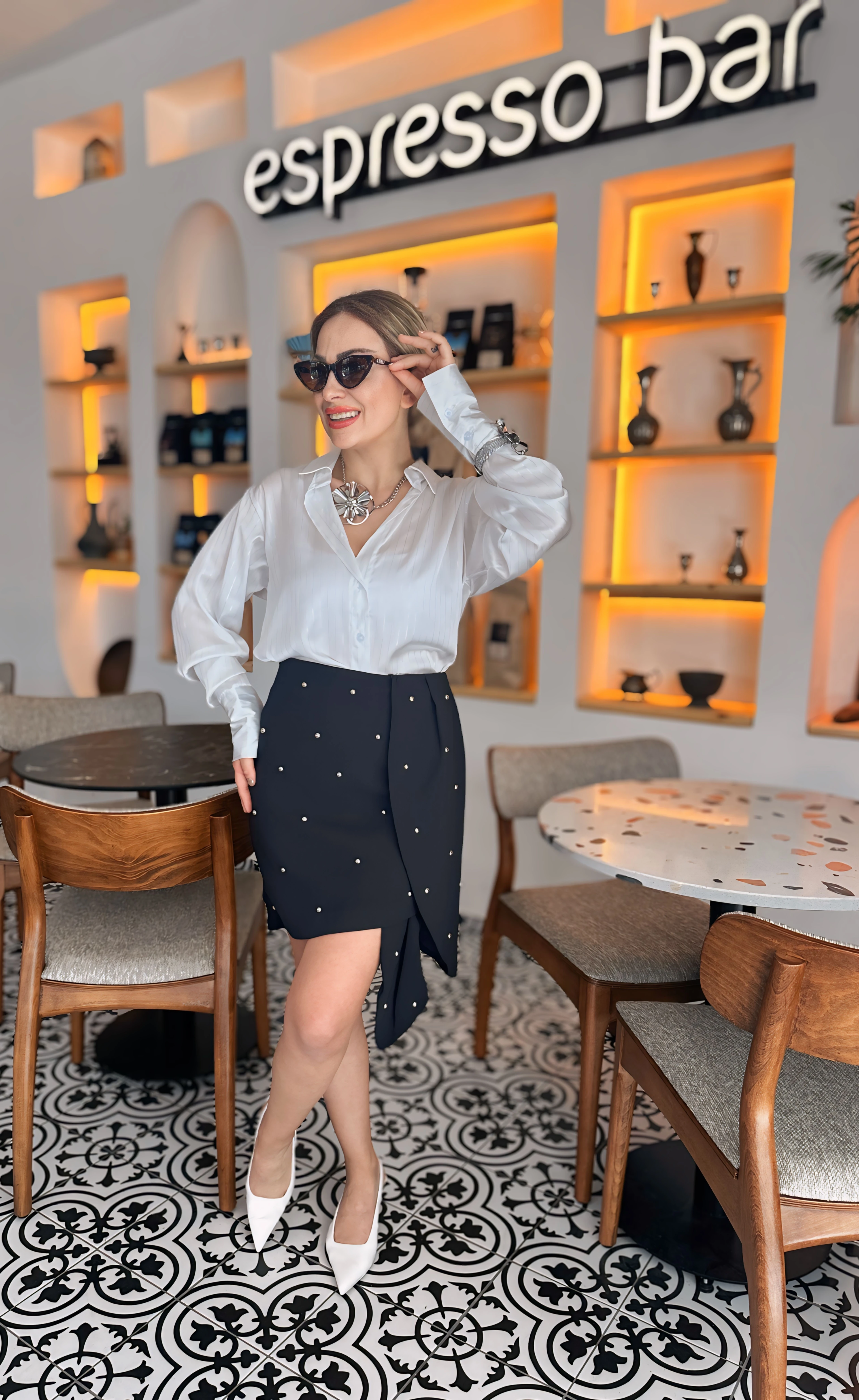 Siyah Zımbalı Asimetrik Etek 