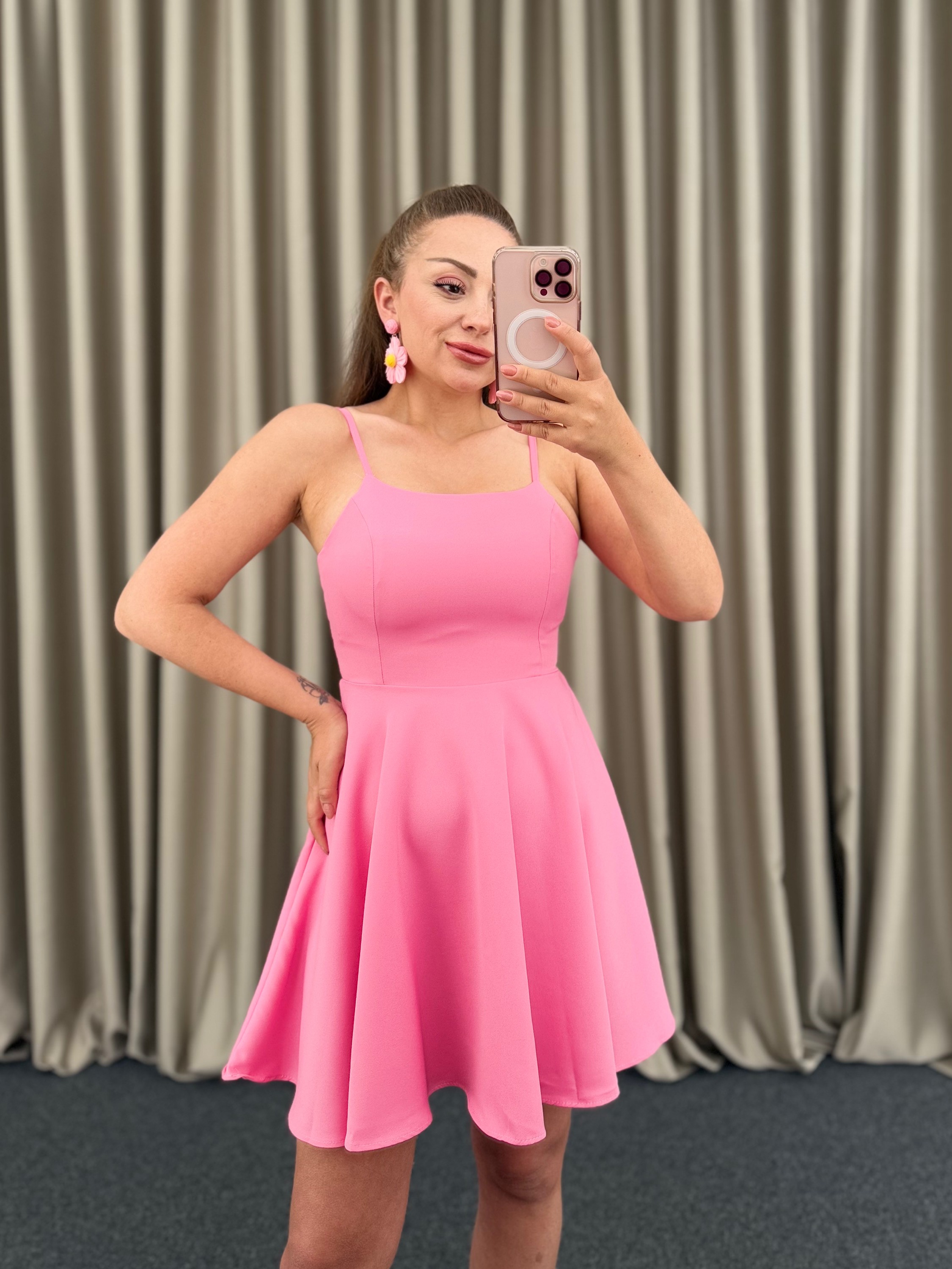 Pembe Sırtı İpli Elbise