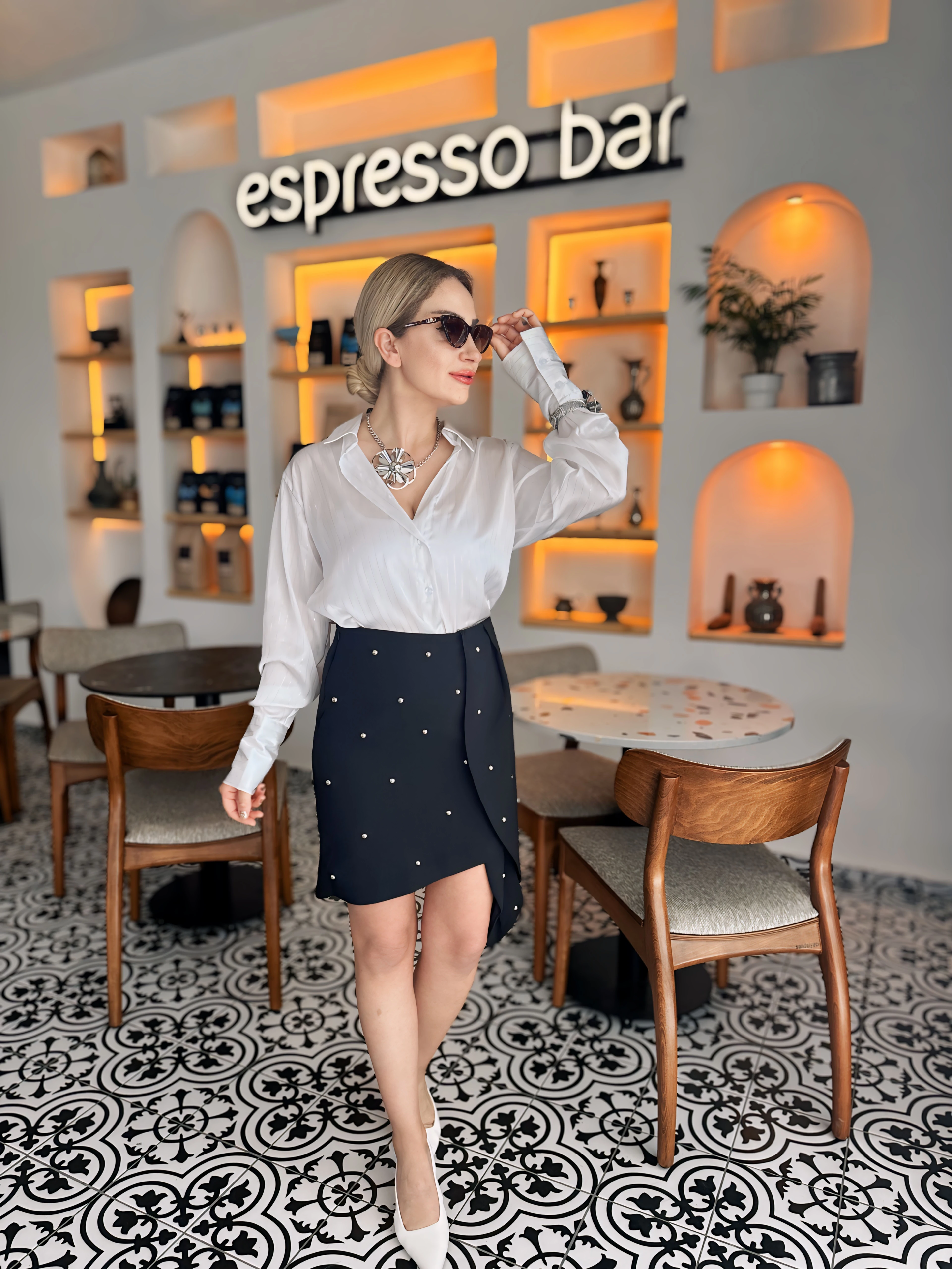 Siyah Zımbalı Asimetrik Etek 