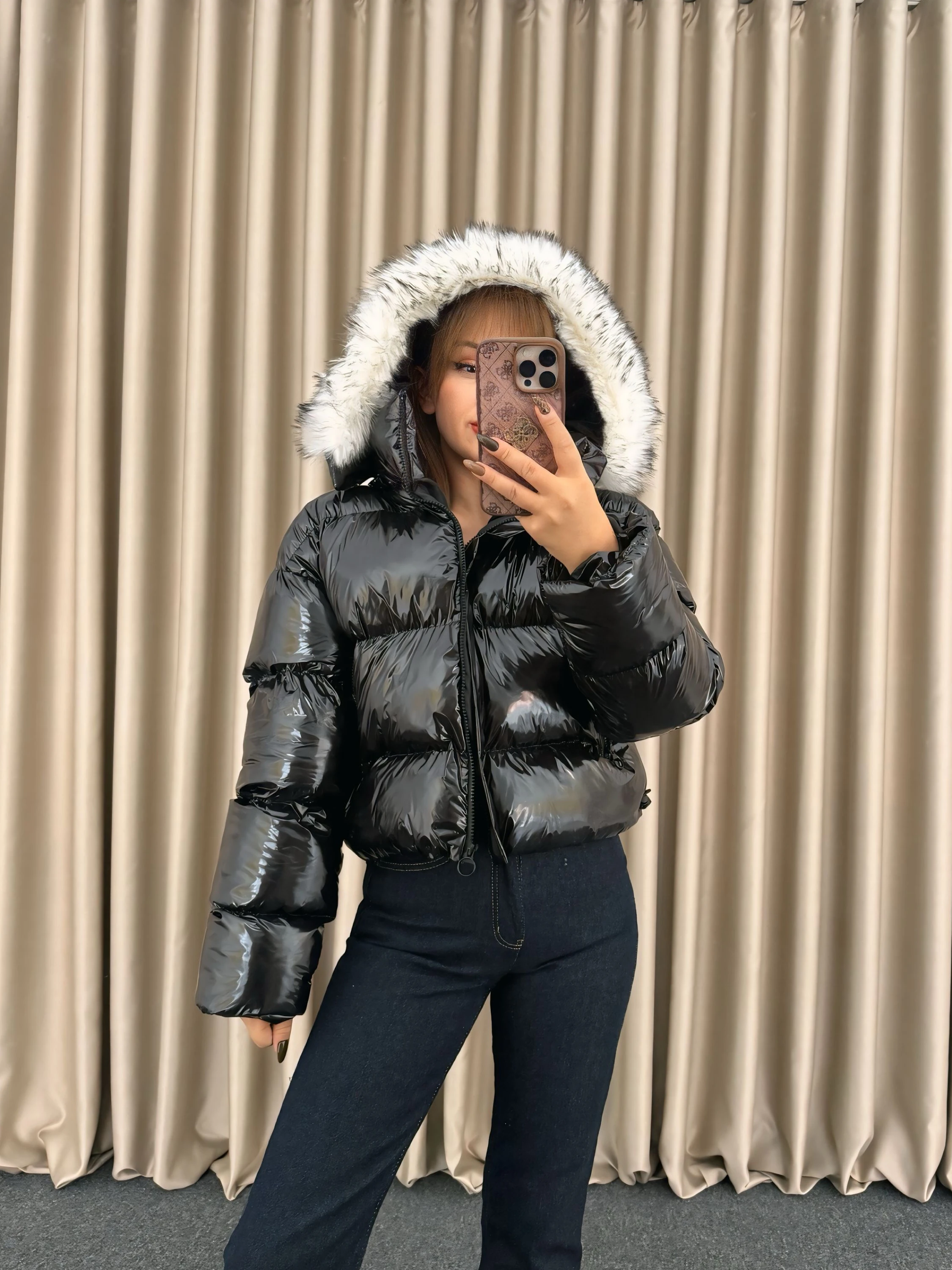 Siyah Kısa Şişme Mont