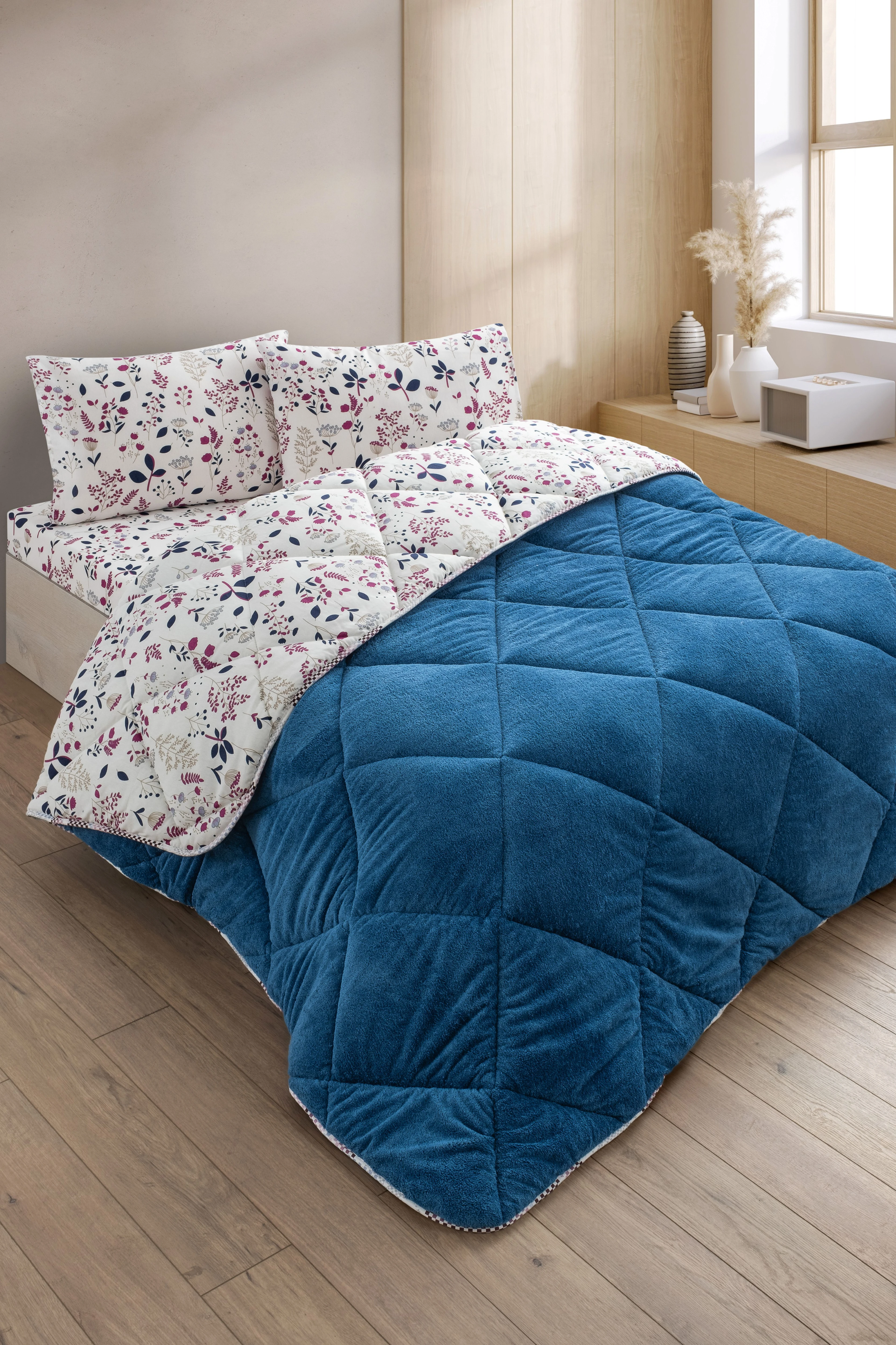 Morena Battal Boy Lüx Wellsoft Yorgan Çift Taraflı - 2 Adet Yastık Kılıflı Yorgan Seti 215x235 cm - Mavi