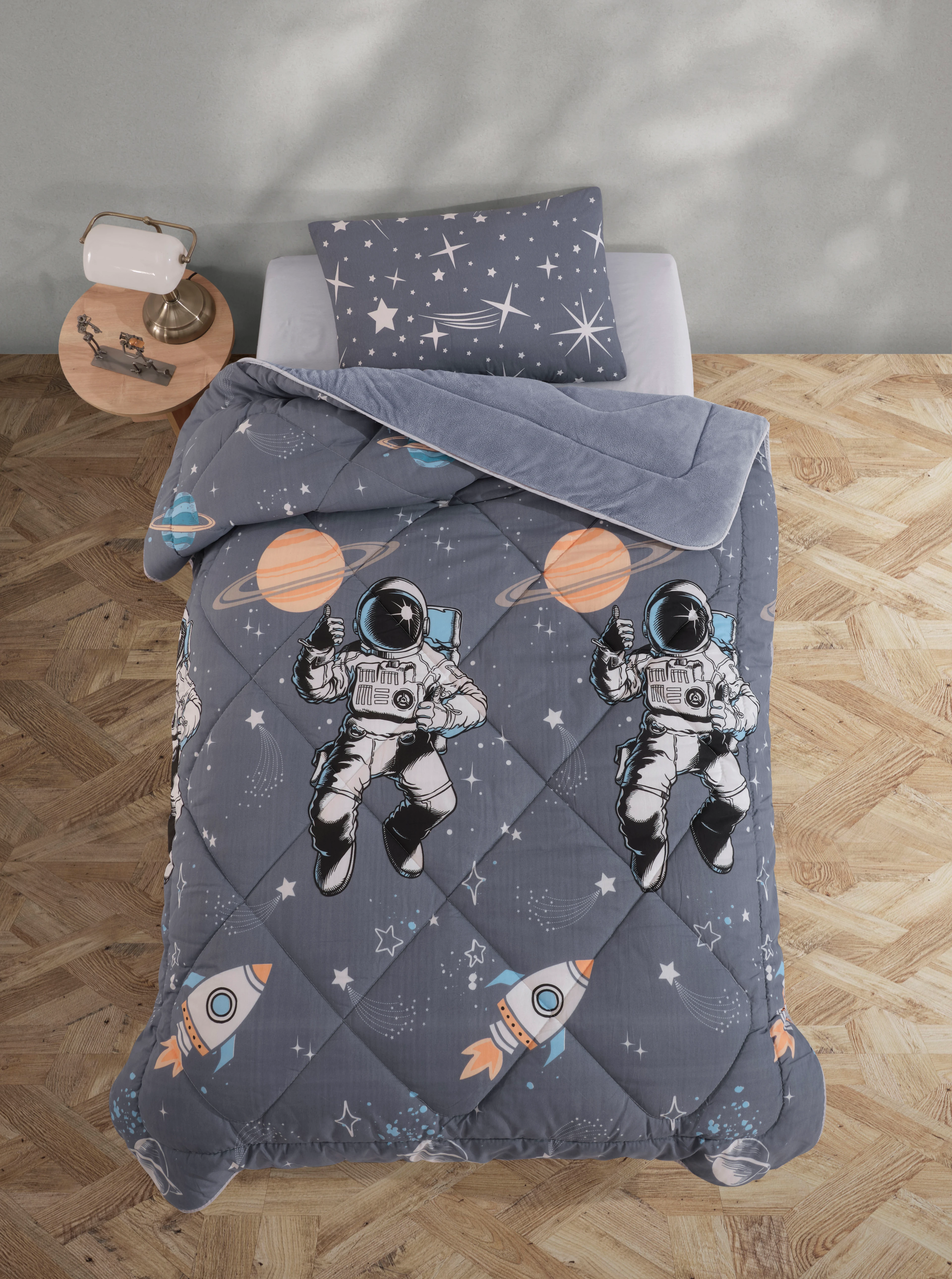 Astronot Desenli Tek Kişilik Çift Taraflı Wellsoft Yorgan ve Yastık Kılıfı Seti (Çarşafsız)