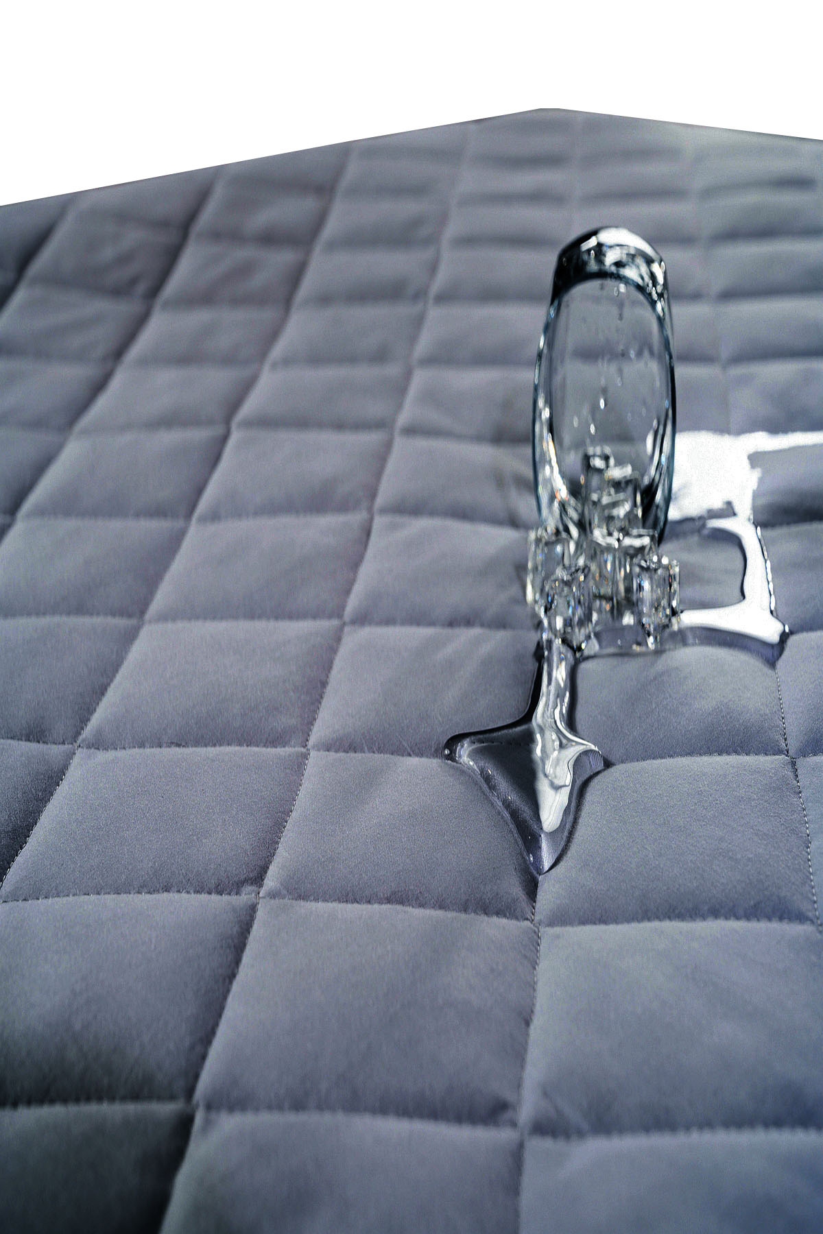 Renkli Sıvı Geçirmez Kapitone %100 Pamuk Lastikli Çarşaf Takımı (2 Adet Yastık Koruyucu Dahil)