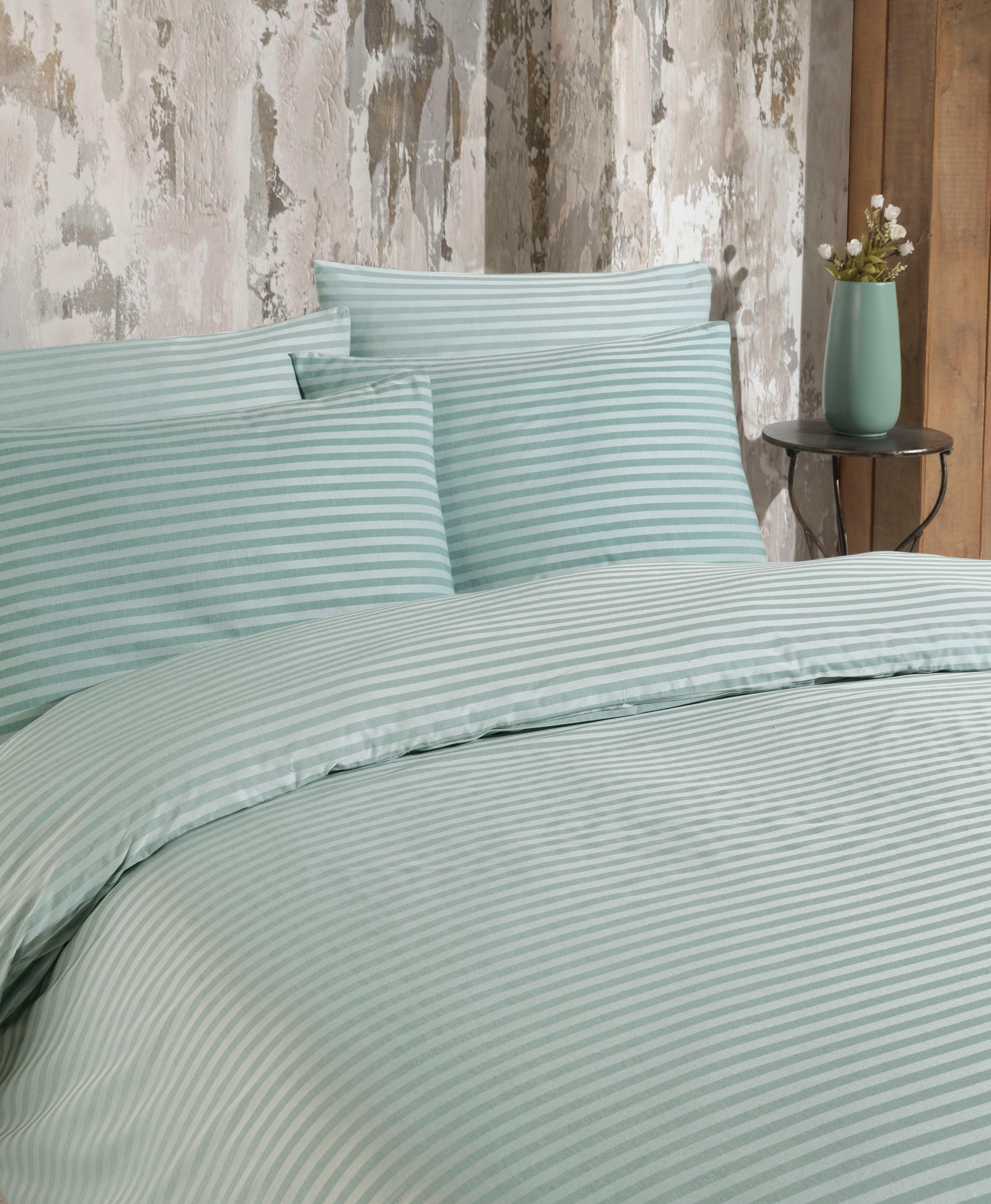 Çizgili Lastikli Çarşaflı Çift Kişilik Nevresim Takımı