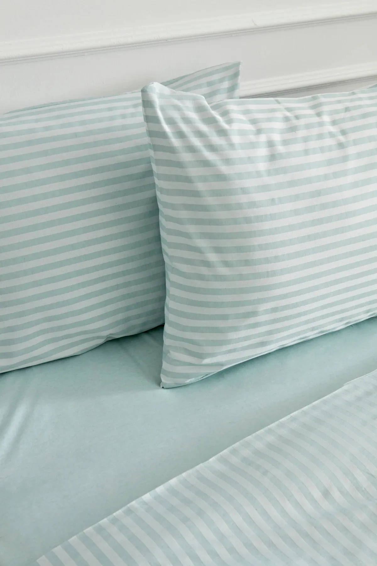 Çizgili Lastikli Çarşaflı Tek Kişilik Nevresim Takımı