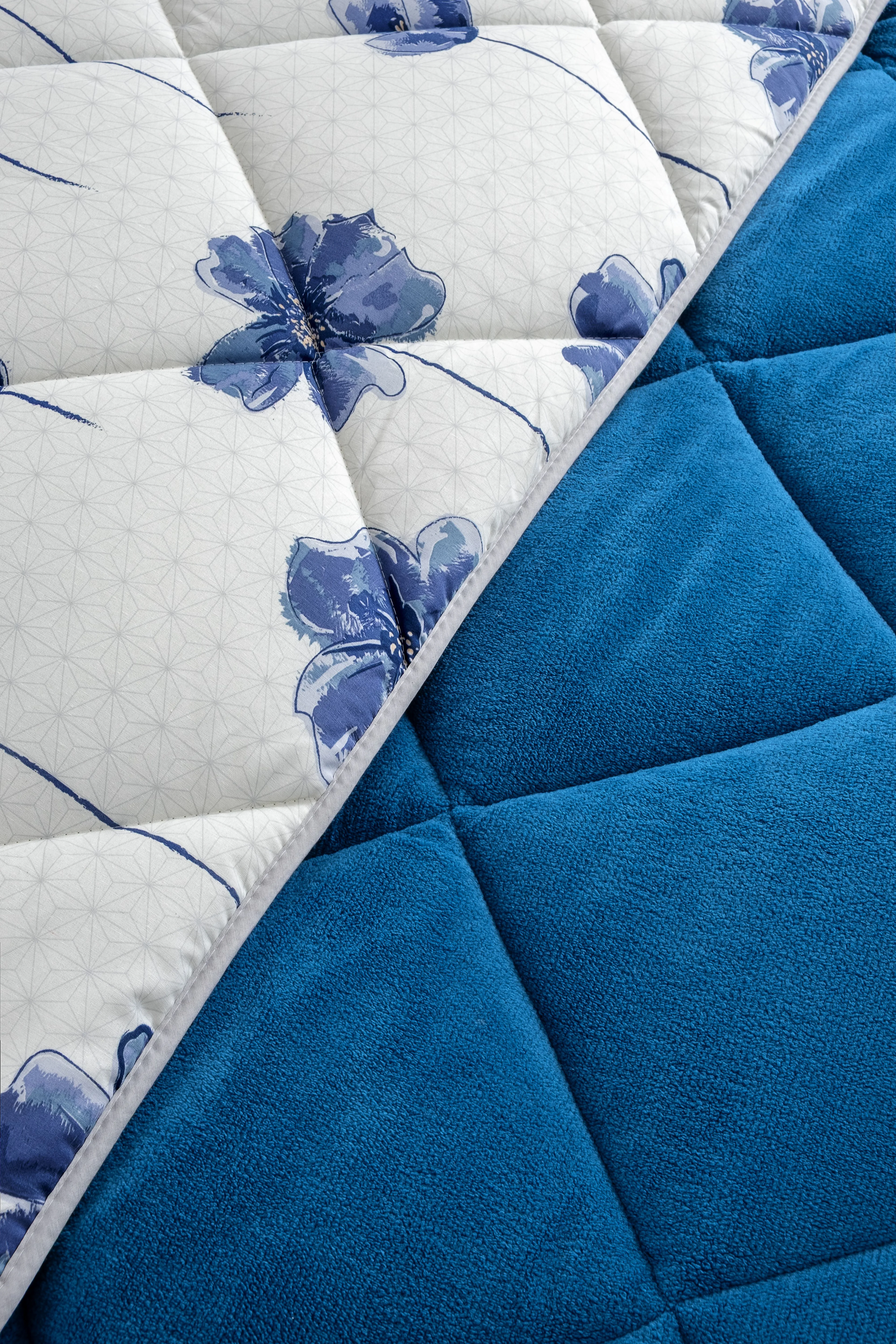 Nordelle Battal Boy Lüx Wellsoft Yorgan Çift Taraflı - 2 Adet Yastık Kılıflı Yorgan Seti 215x235 cm - Mavi