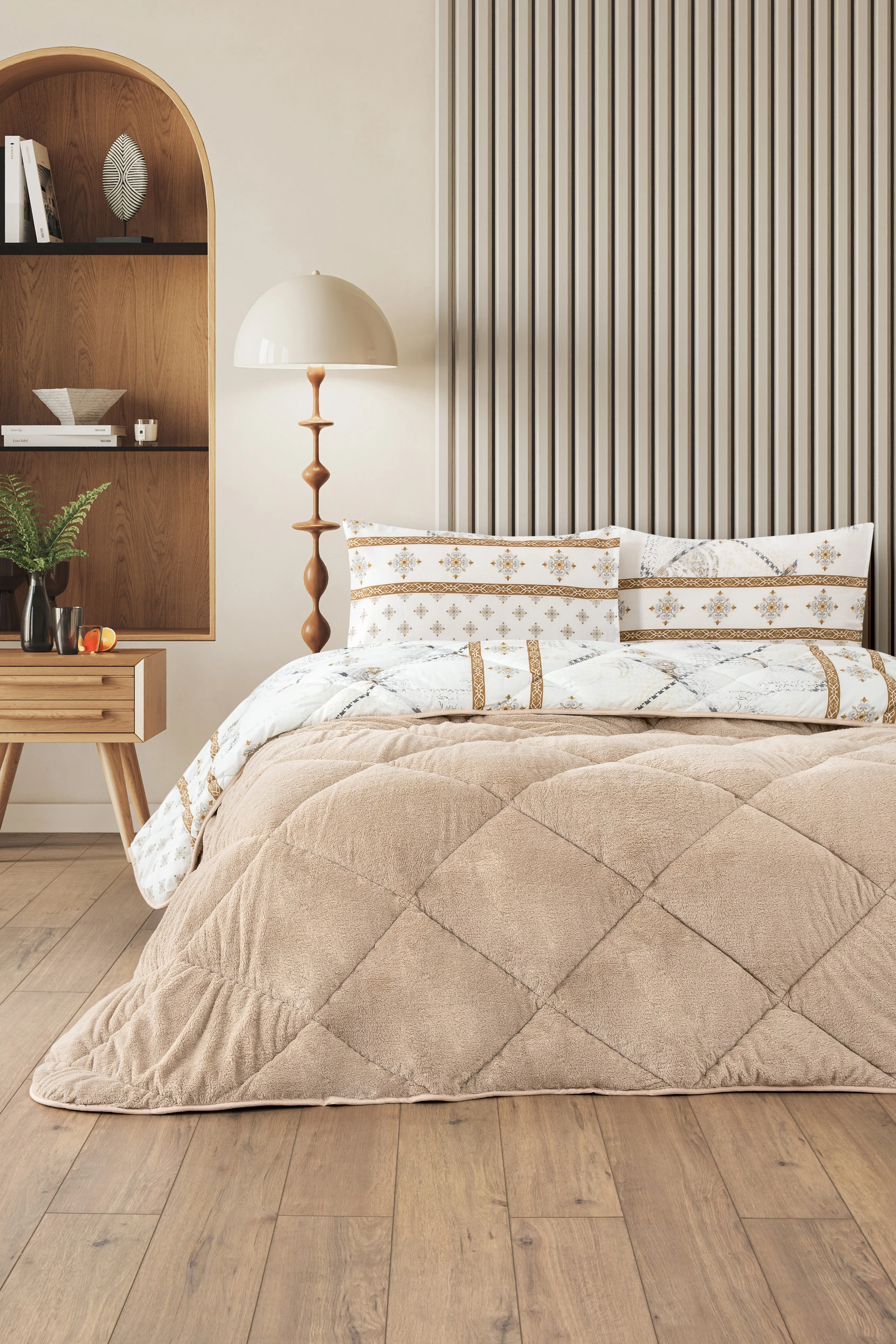 Veluna Battal Boy Lüx Wellsoft Yorgan Çift Taraflı - 2 Adet Yastık Kılıflı Yorgan Seti 215x235 cm - Bej