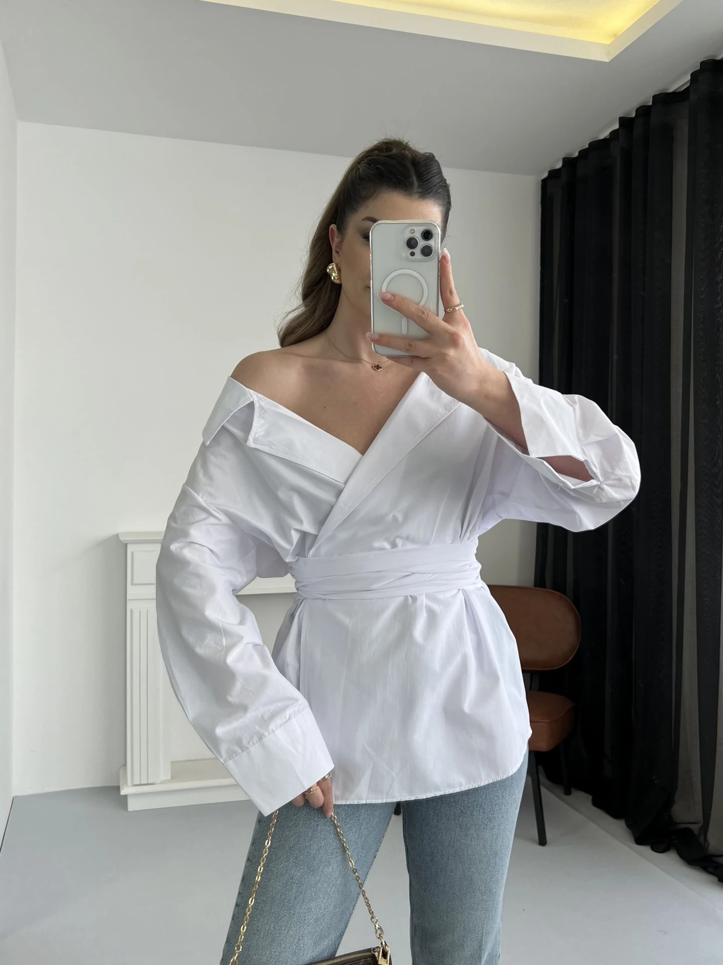 Tasarım Beyaz Bağlamalı Gömlek