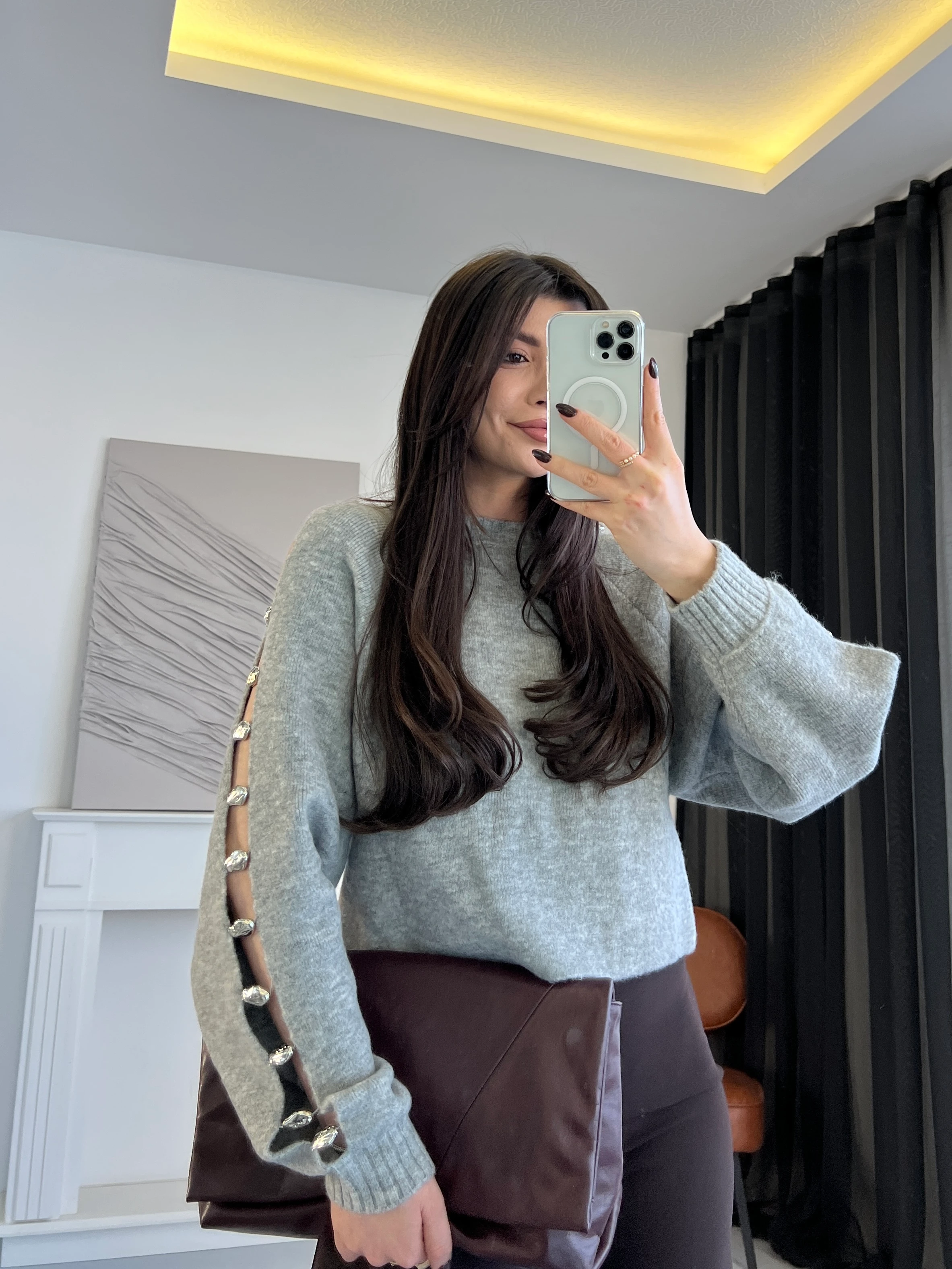 Metal Bağlantılı Kol Detaylı Kazak