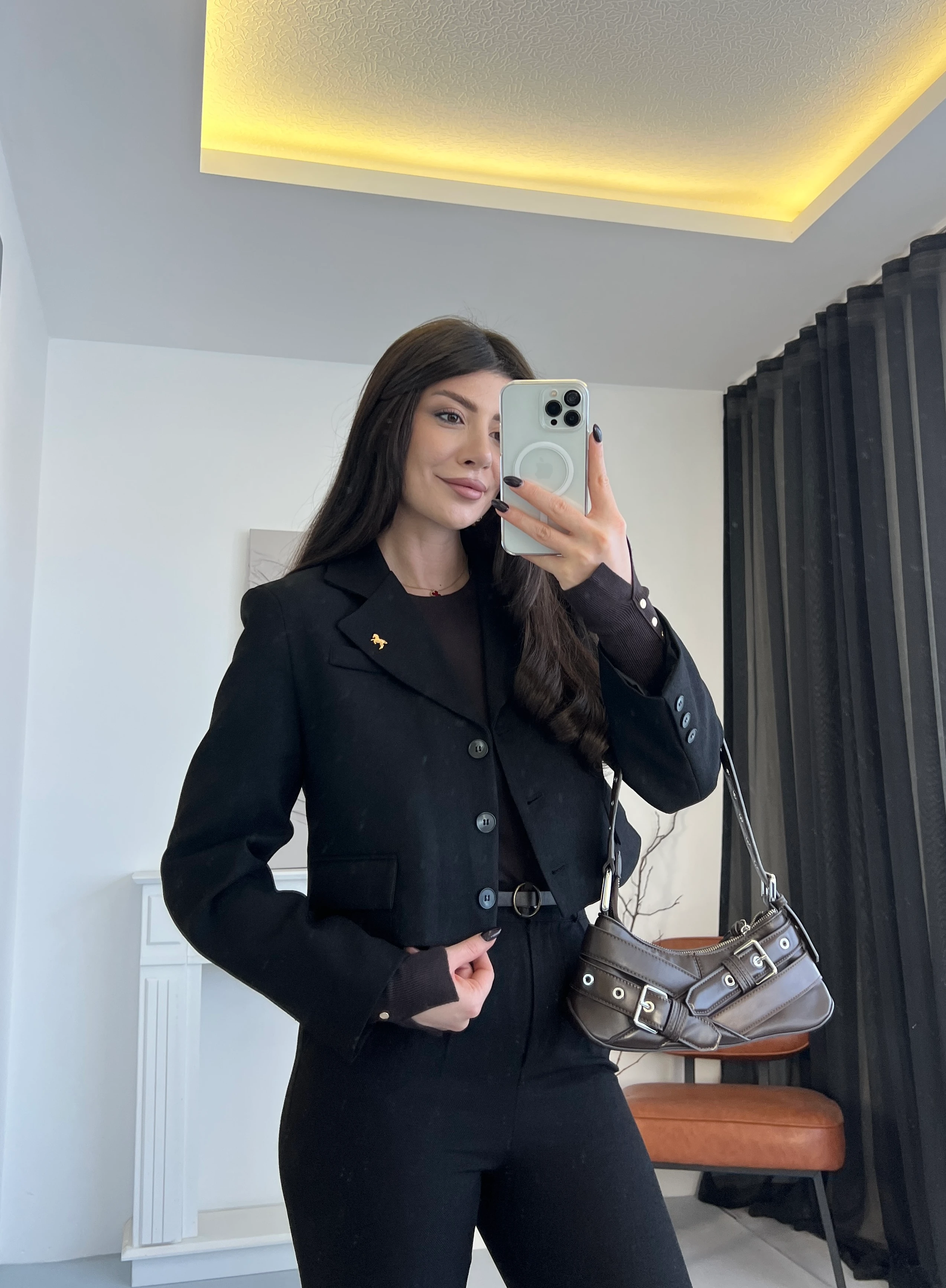 Gold Broşlu Kısa BlazerCeket - Siyah