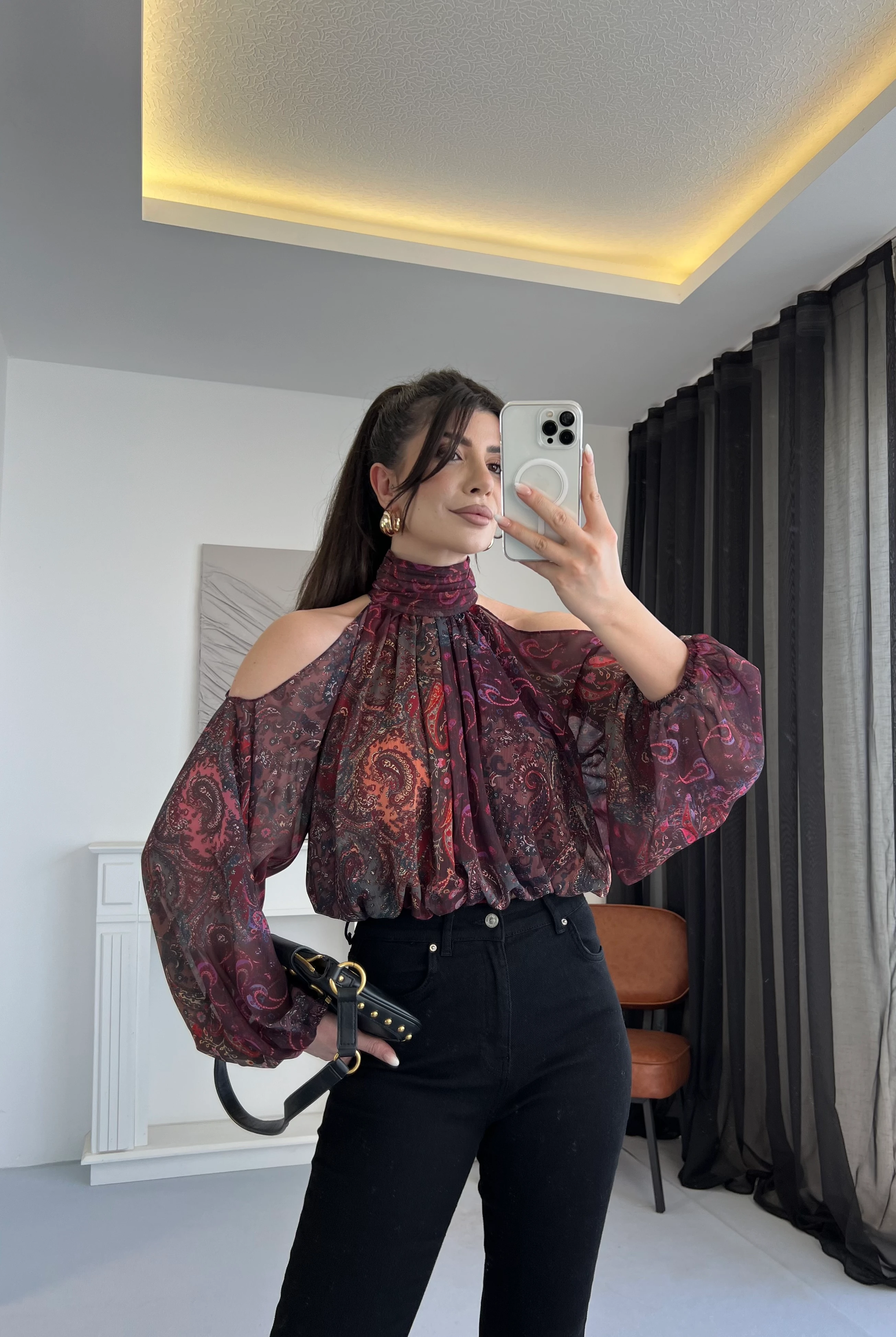 Omuz Dekolteli Büzgülü Şifon Bluz