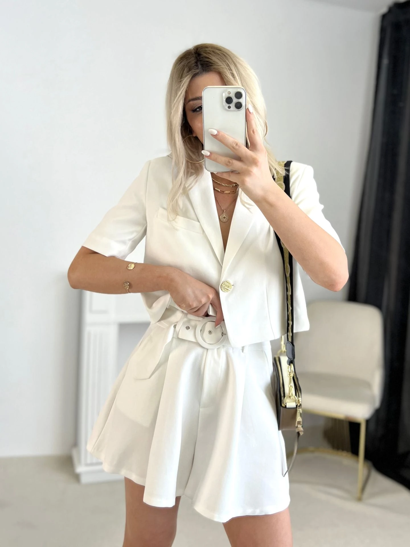 Beyaz Kemer Detay Şort Etek