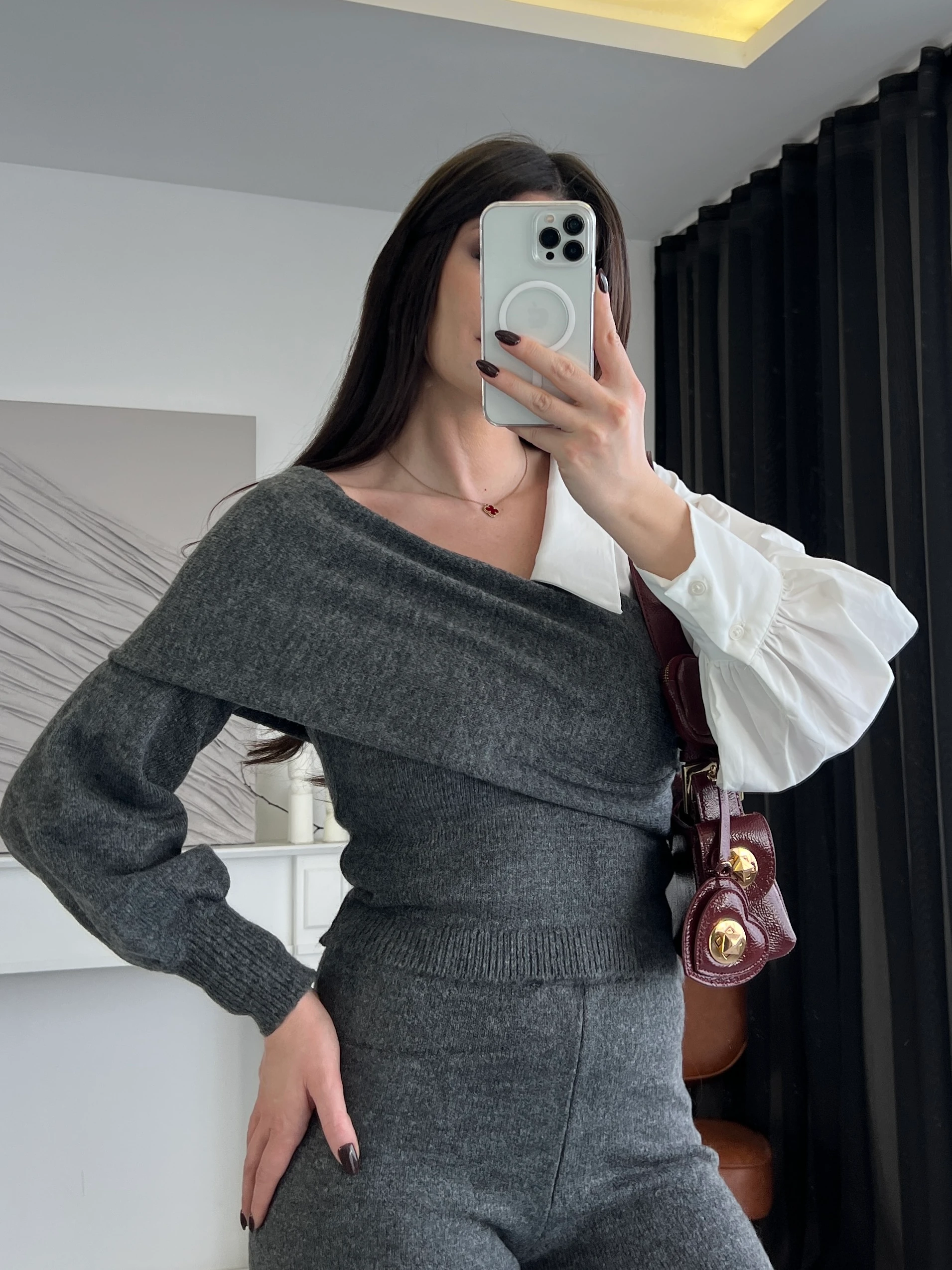 Asimetrik Omuz Dekolteli Bluz