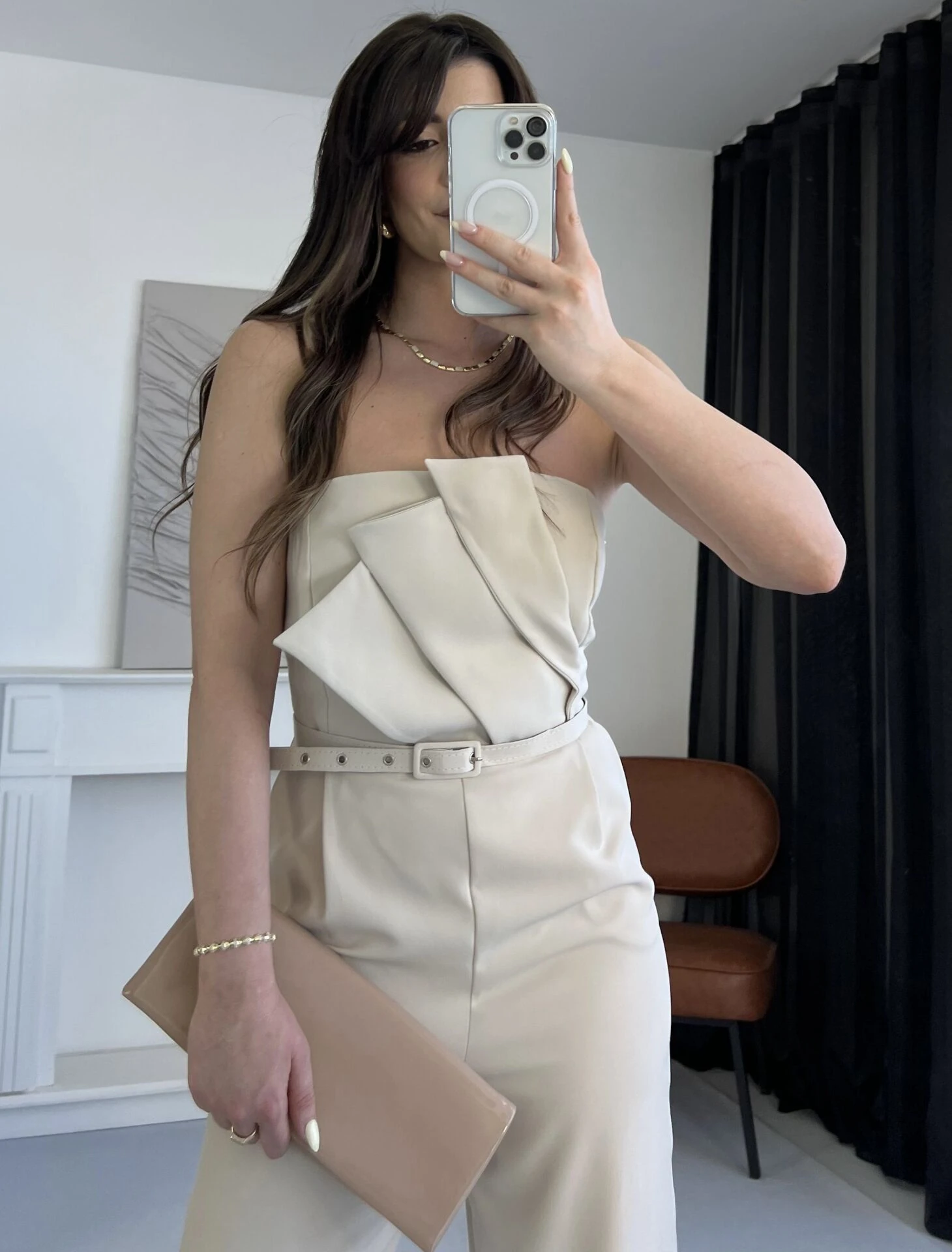 Yaka Detaylı Kemerli Şık Bej Tulum