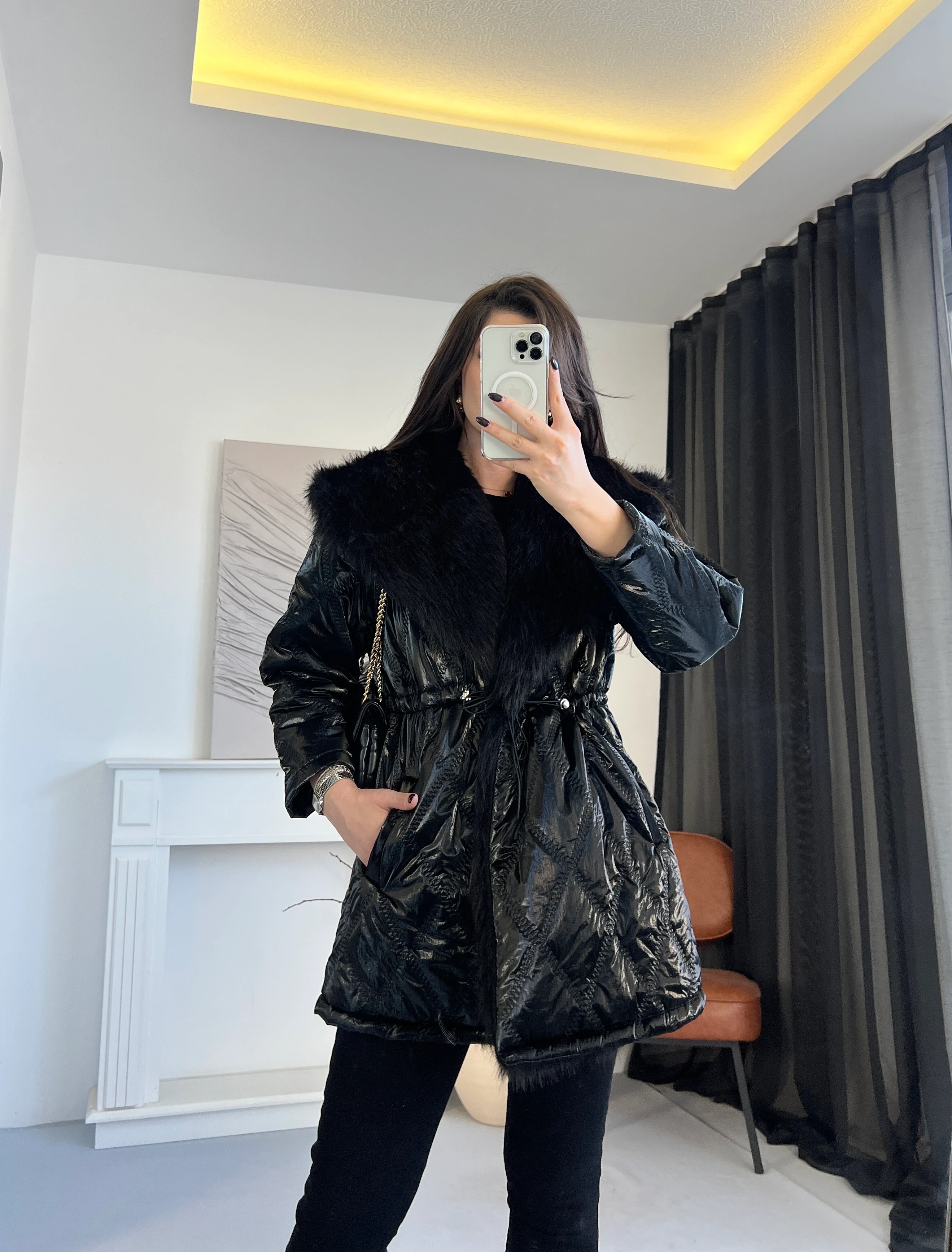 Kürk Yakalı Parlak Mont 