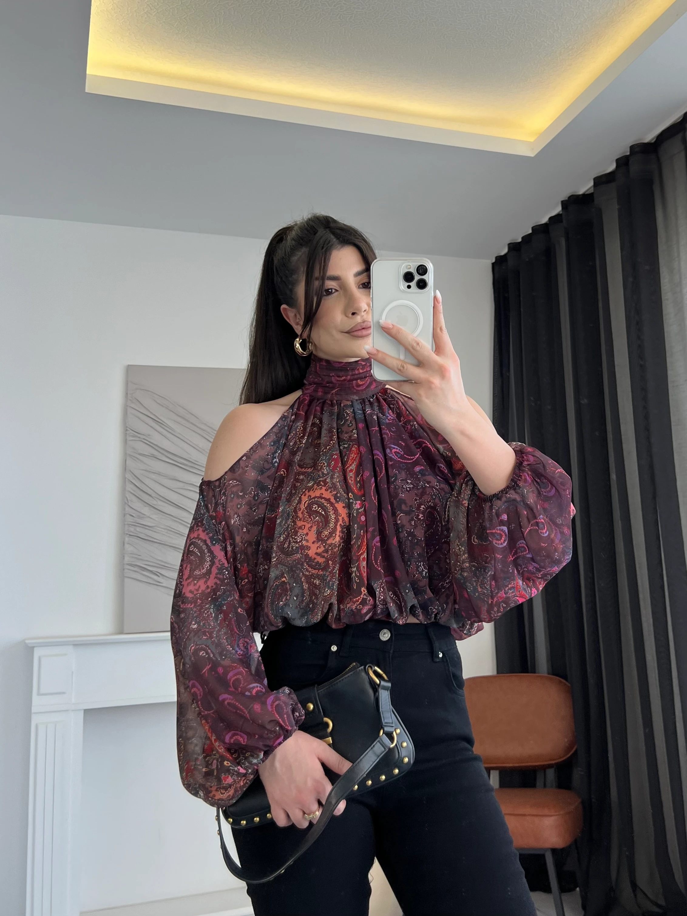 Omuz Dekolteli Büzgülü Şifon Bluz