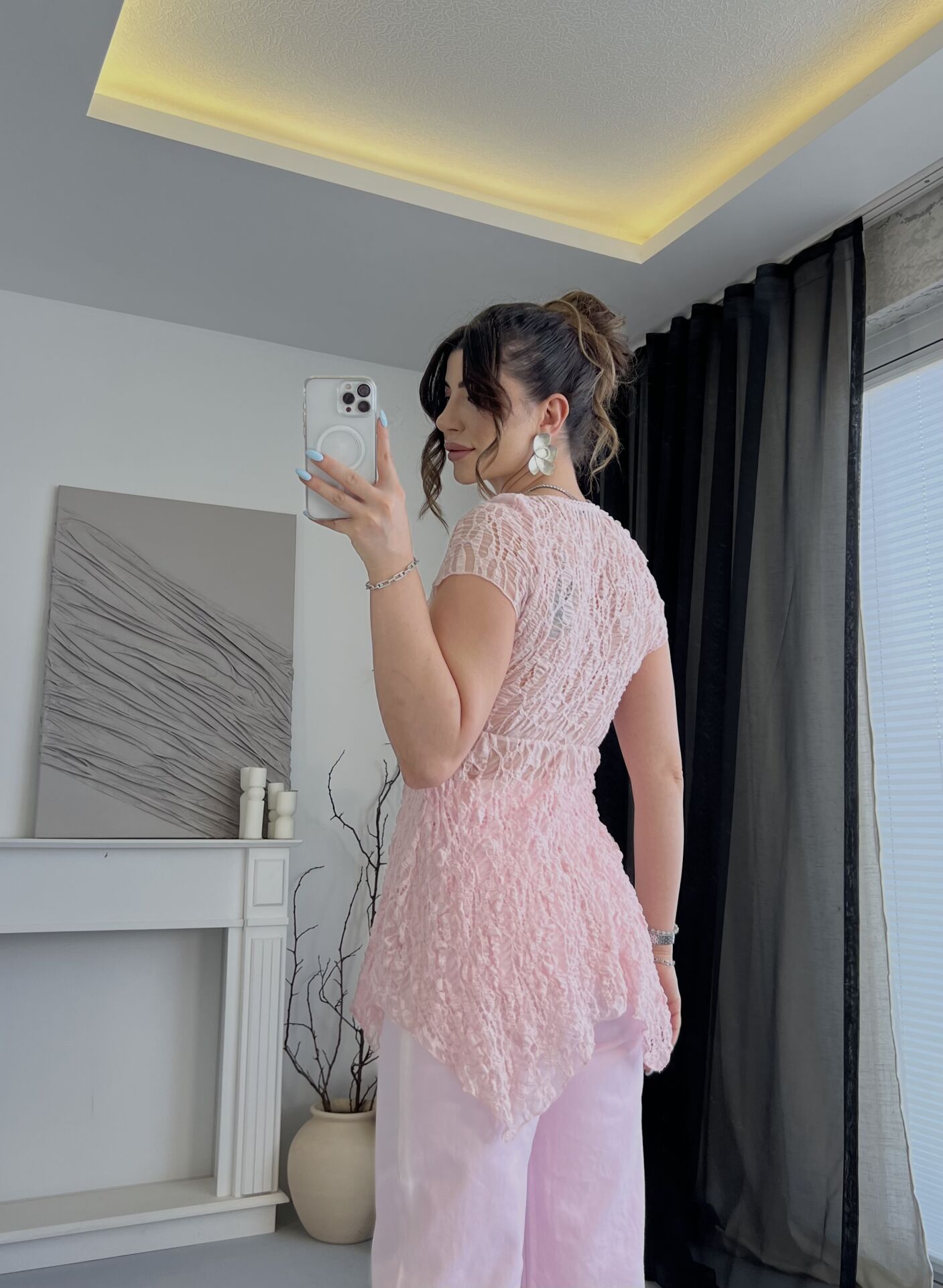 Yırtmaçlı Pudra Dantel Bluz