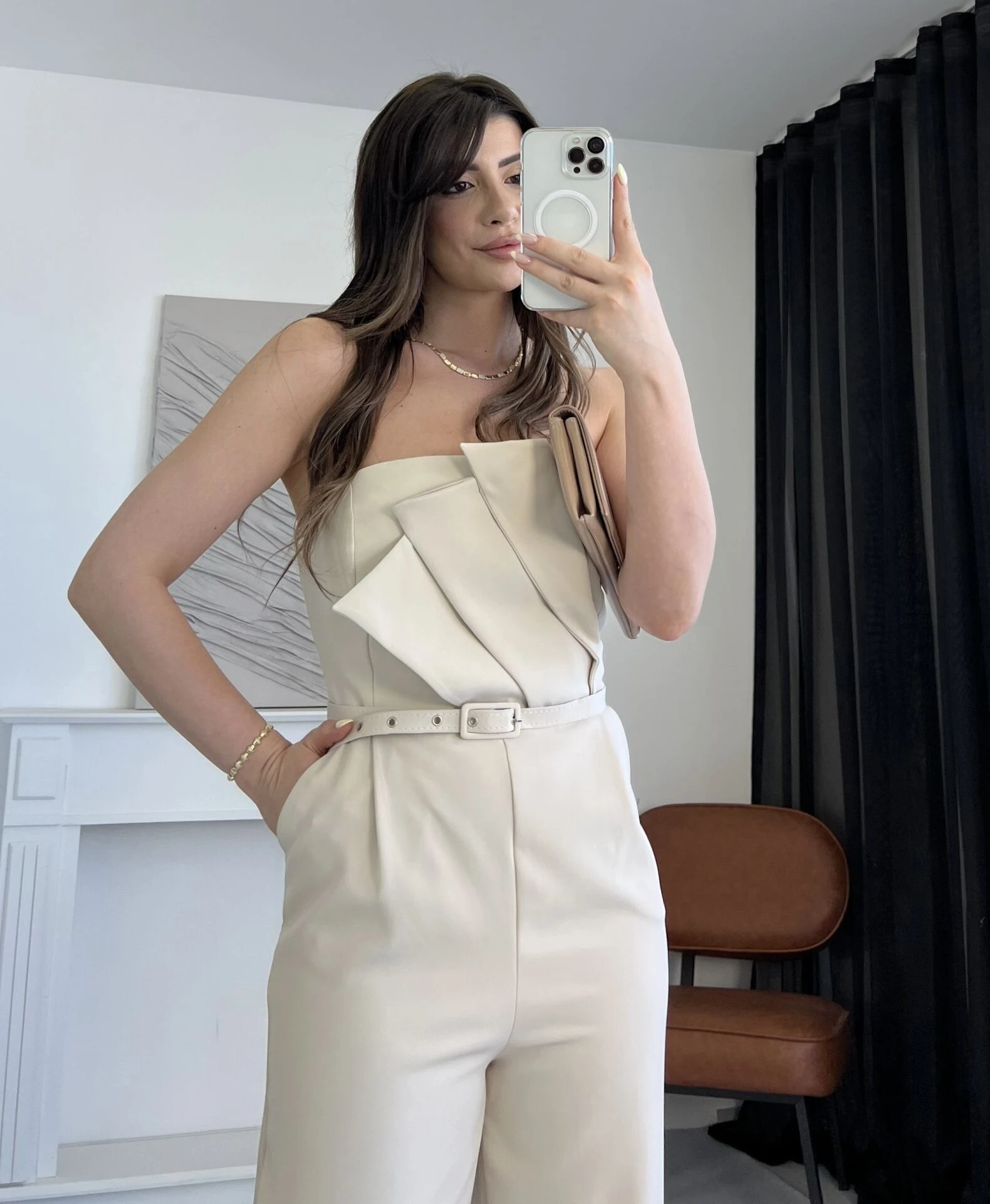 Yaka Detaylı Kemerli Şık Bej Tulum