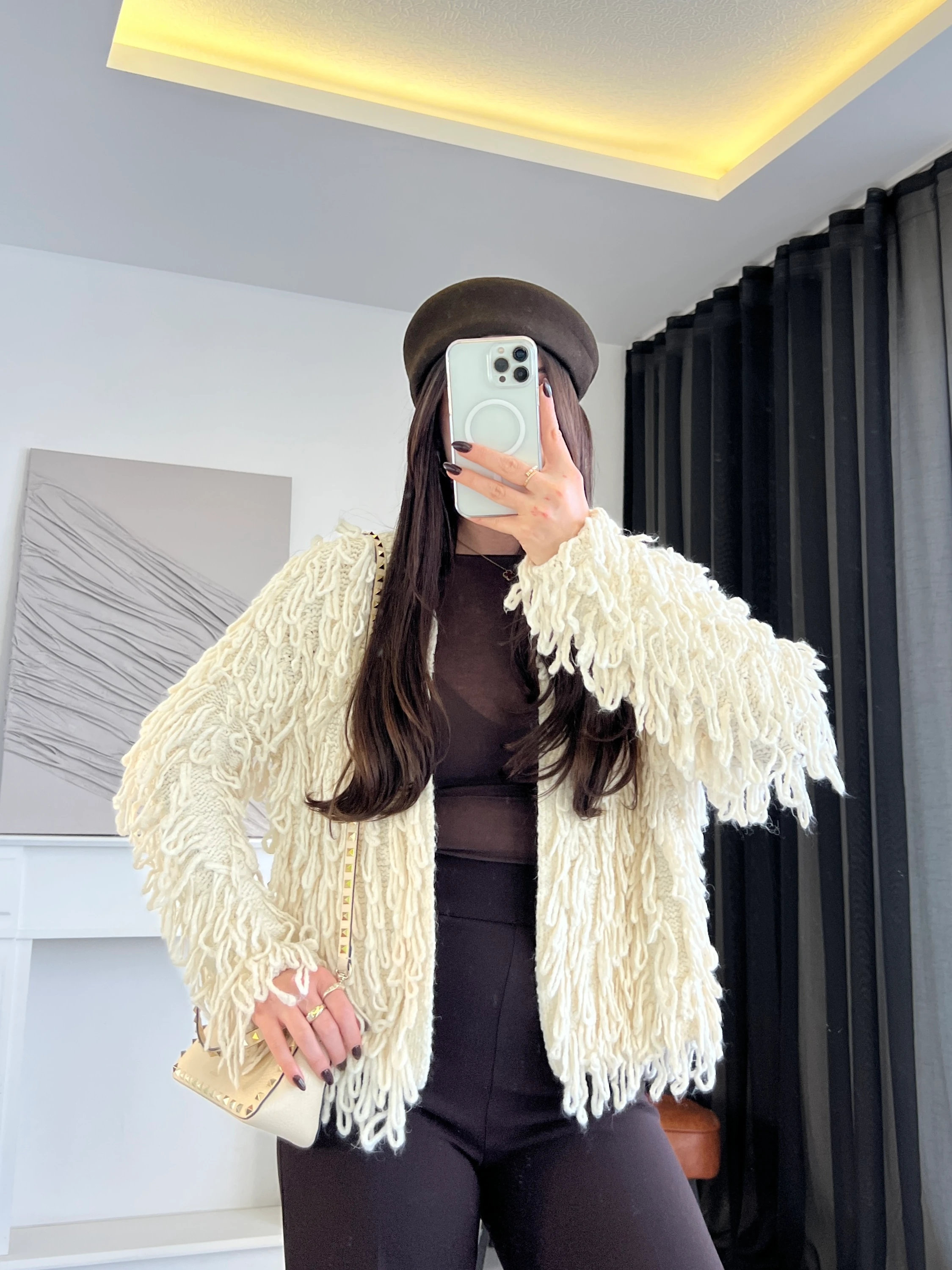 Püsküllü Örgü Dokulu Hırka