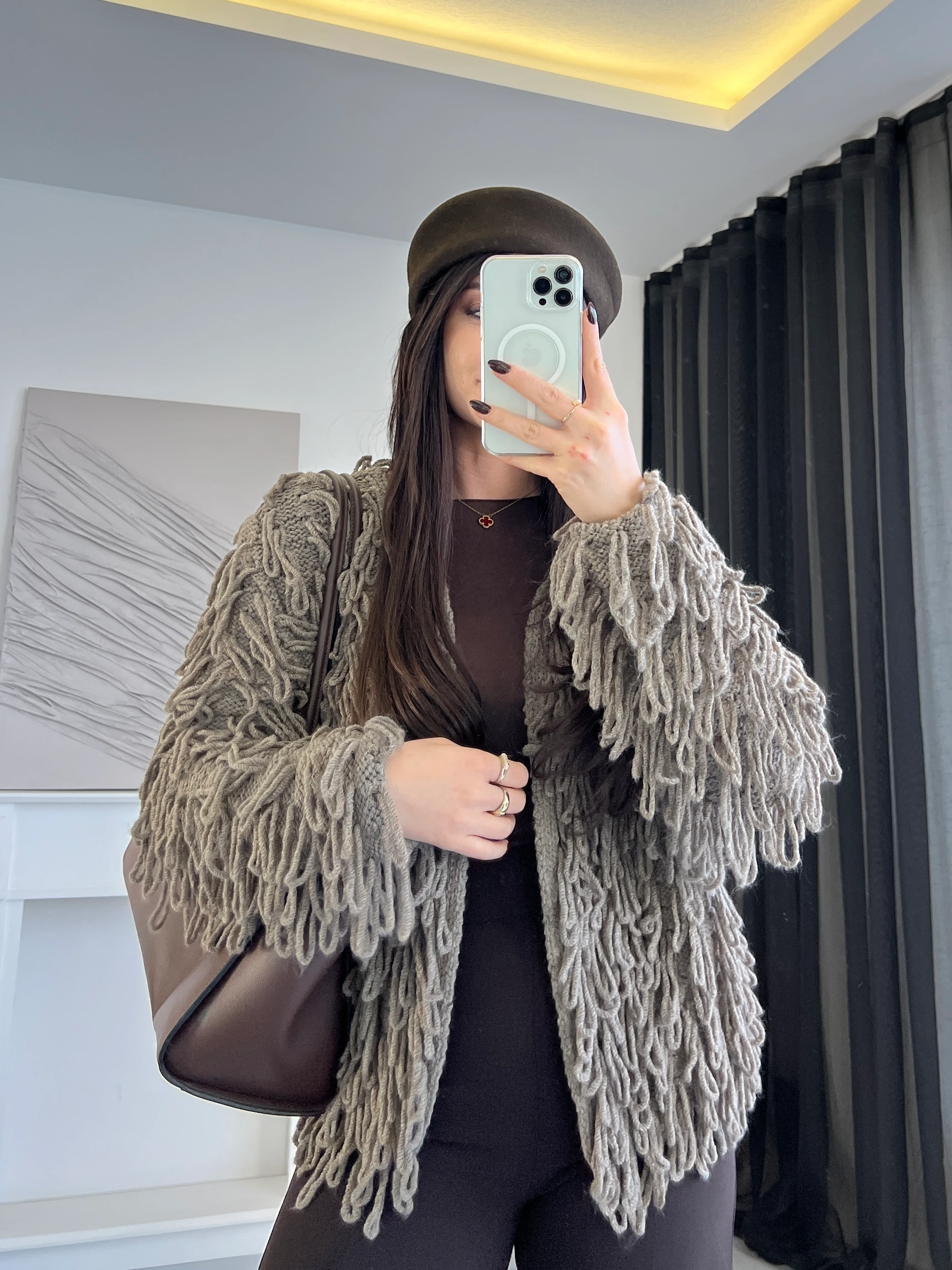 Püsküllü Örgü Dokulu Hırka - Kahverengi