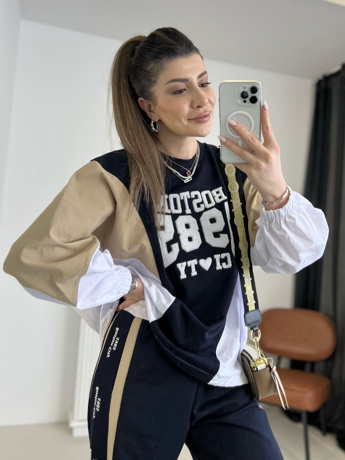 Lacivert Renk Geçişli Paraşüt Kumaş Sweatshirt